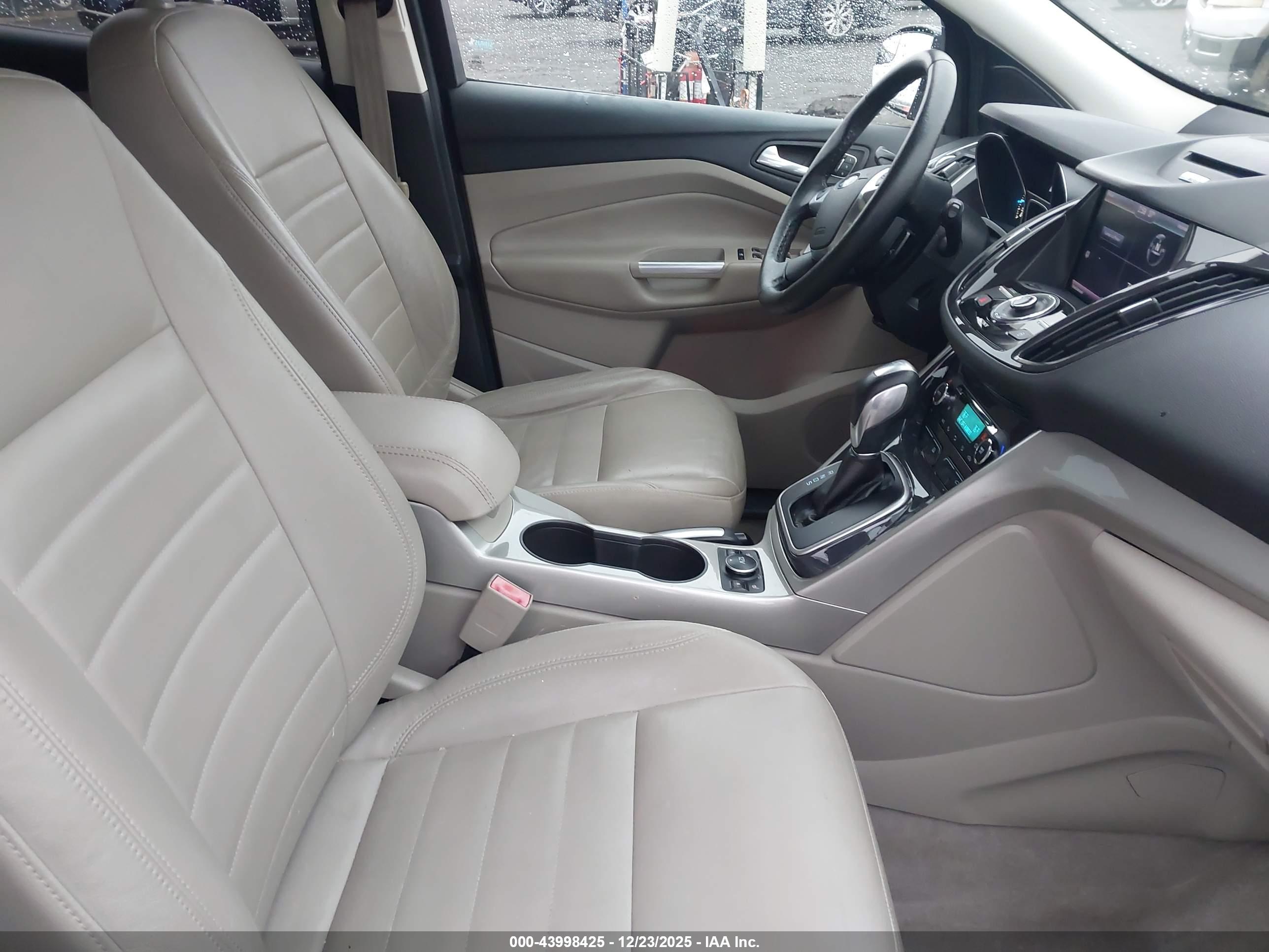 FORD ESCAPE image 5