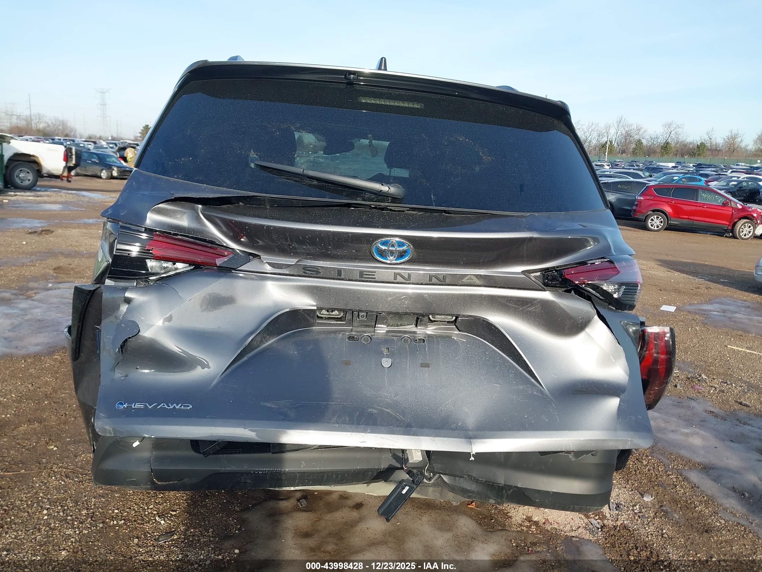 TOYOTA SIENNA image 6