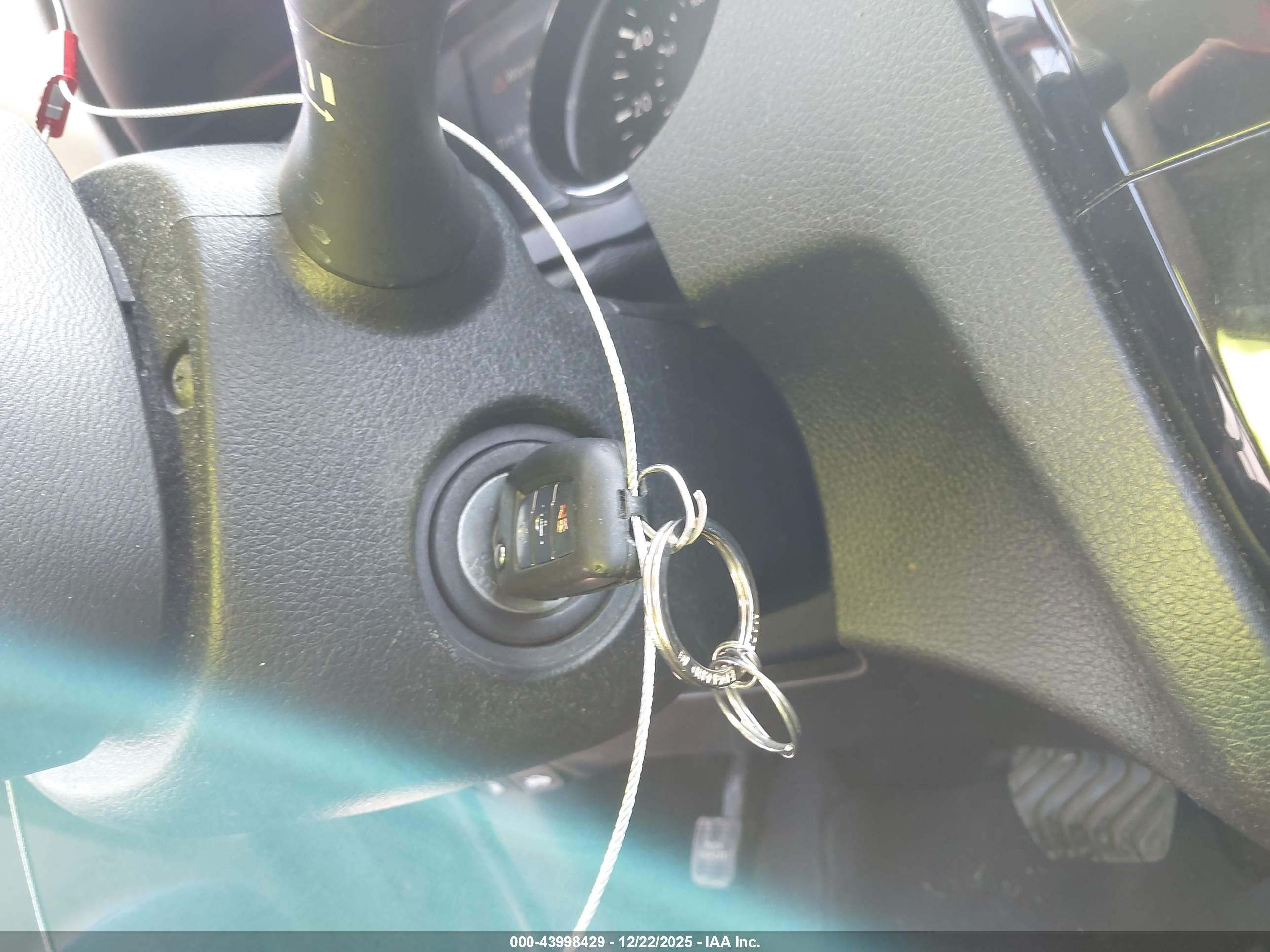 NISSAN ROGUE image 11