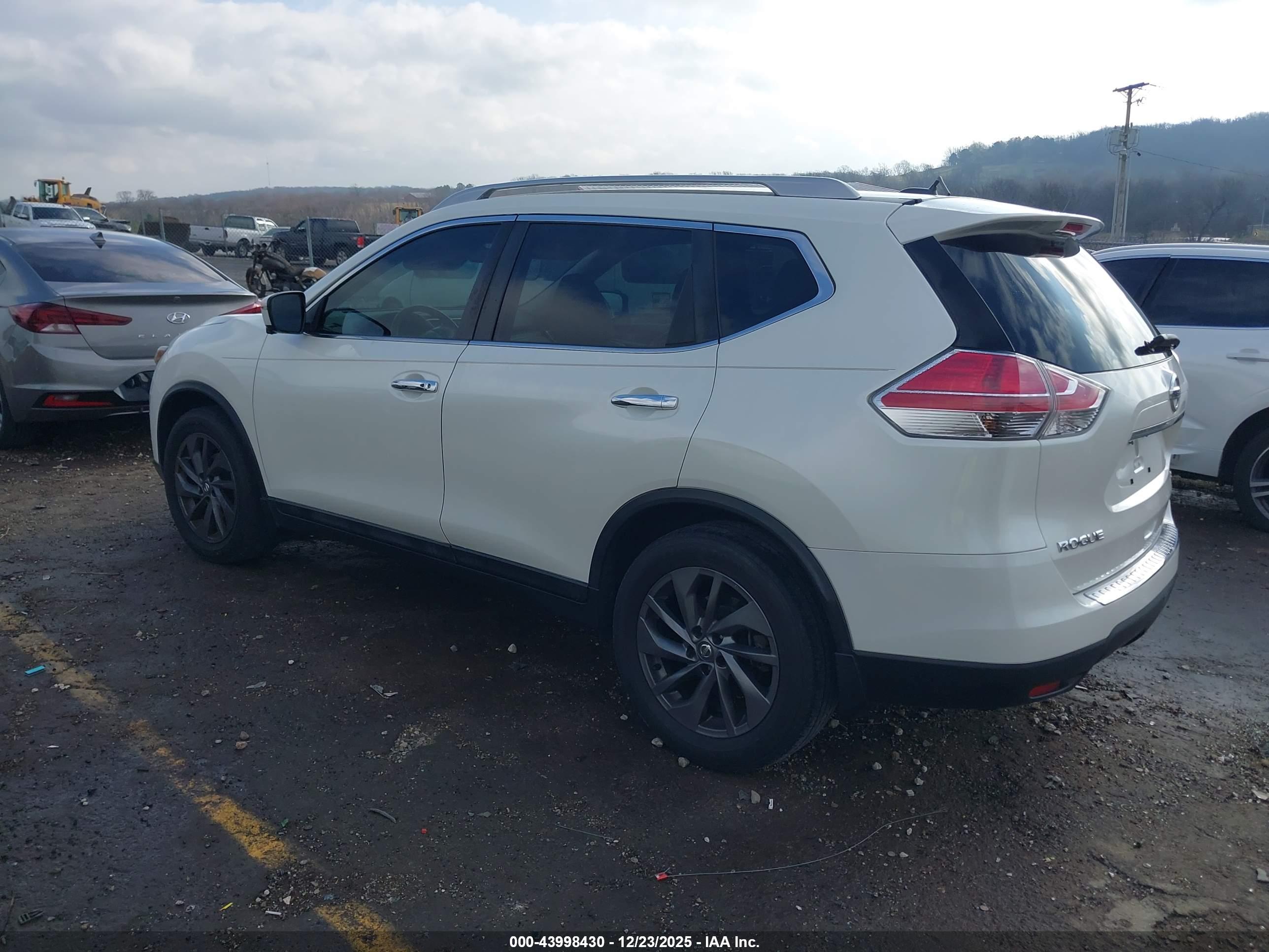 NISSAN ROGUE image 3