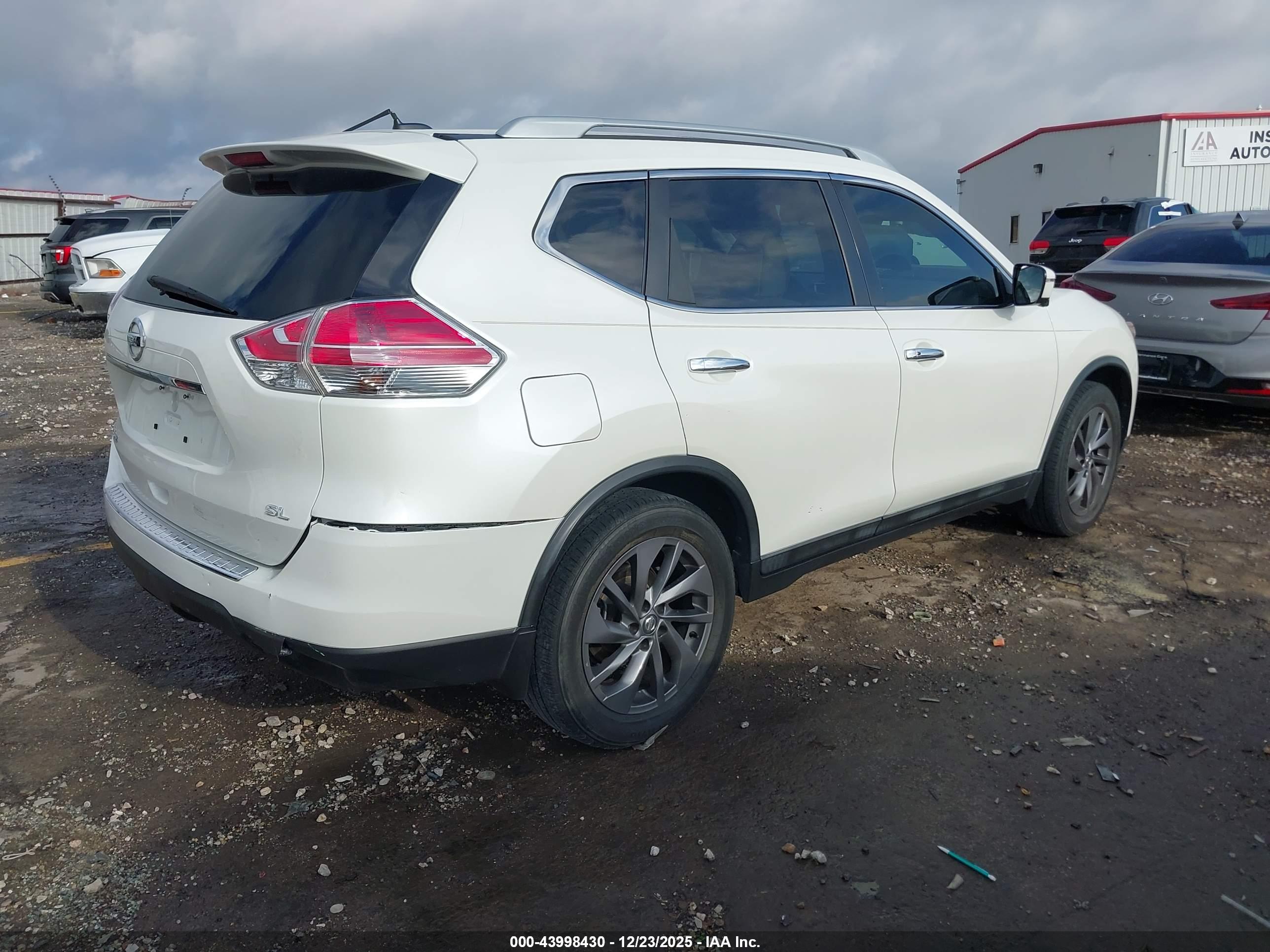 NISSAN ROGUE image 4