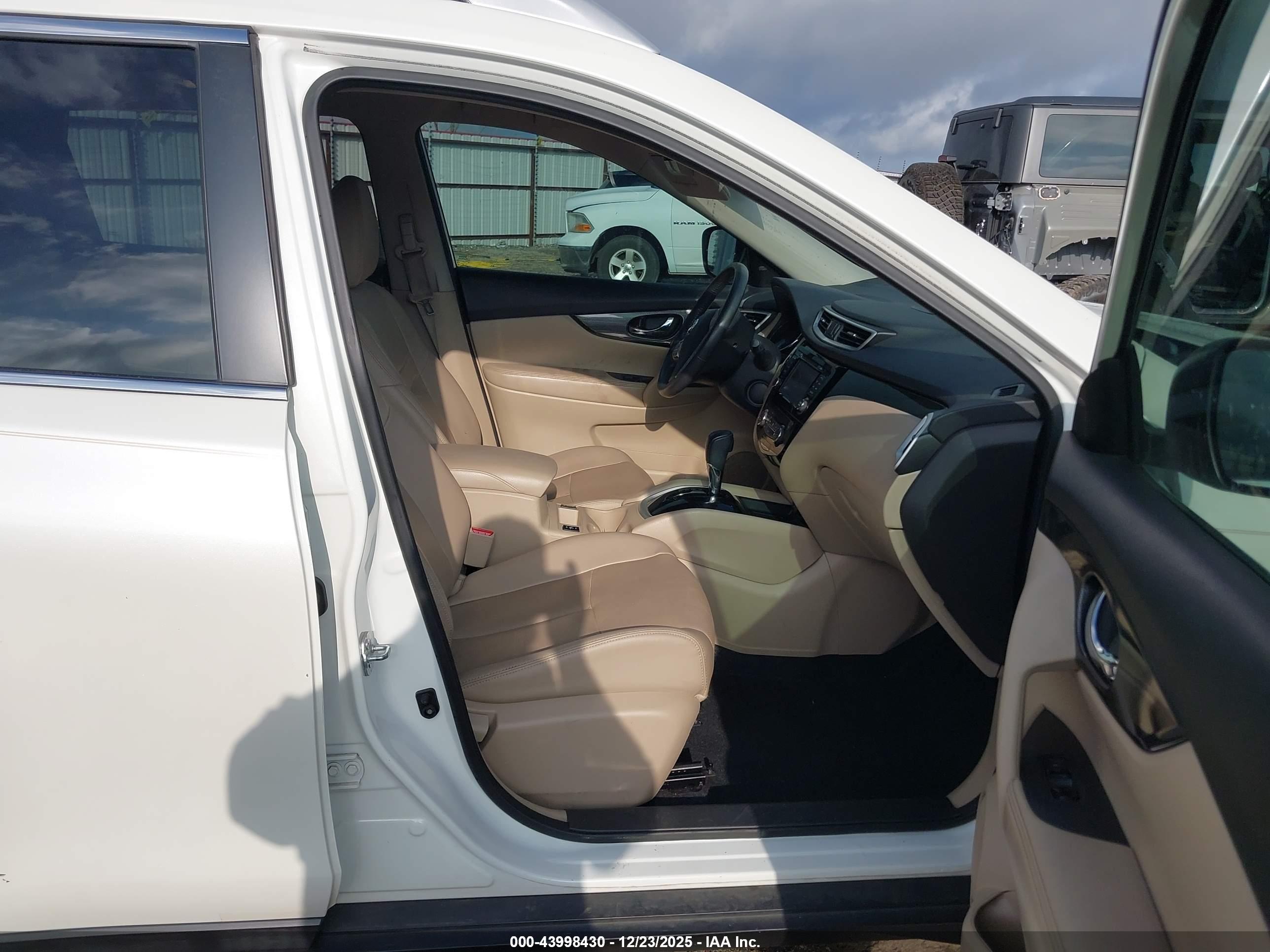 NISSAN ROGUE image 5