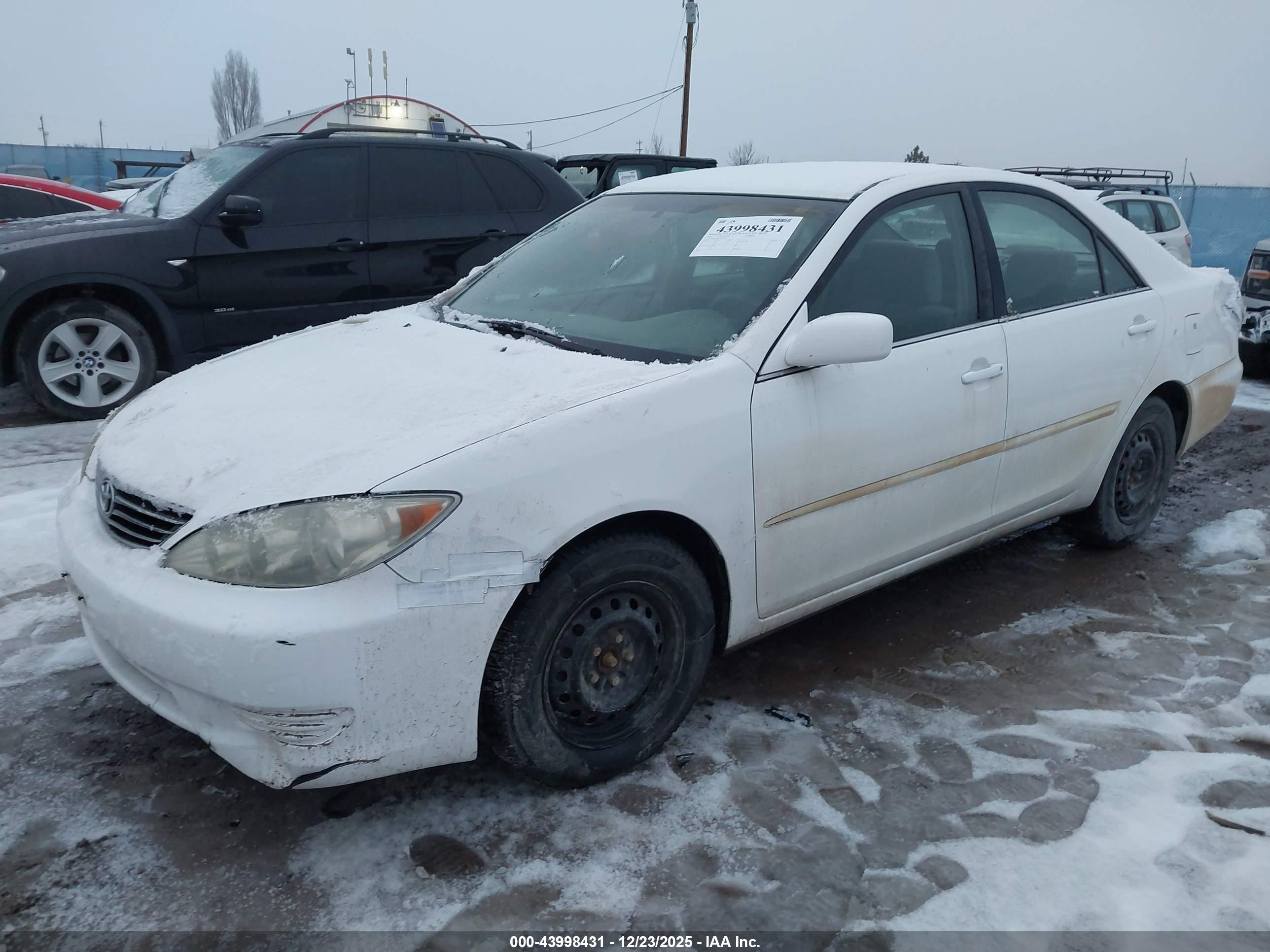 TOYOTA CAMRY image 2
