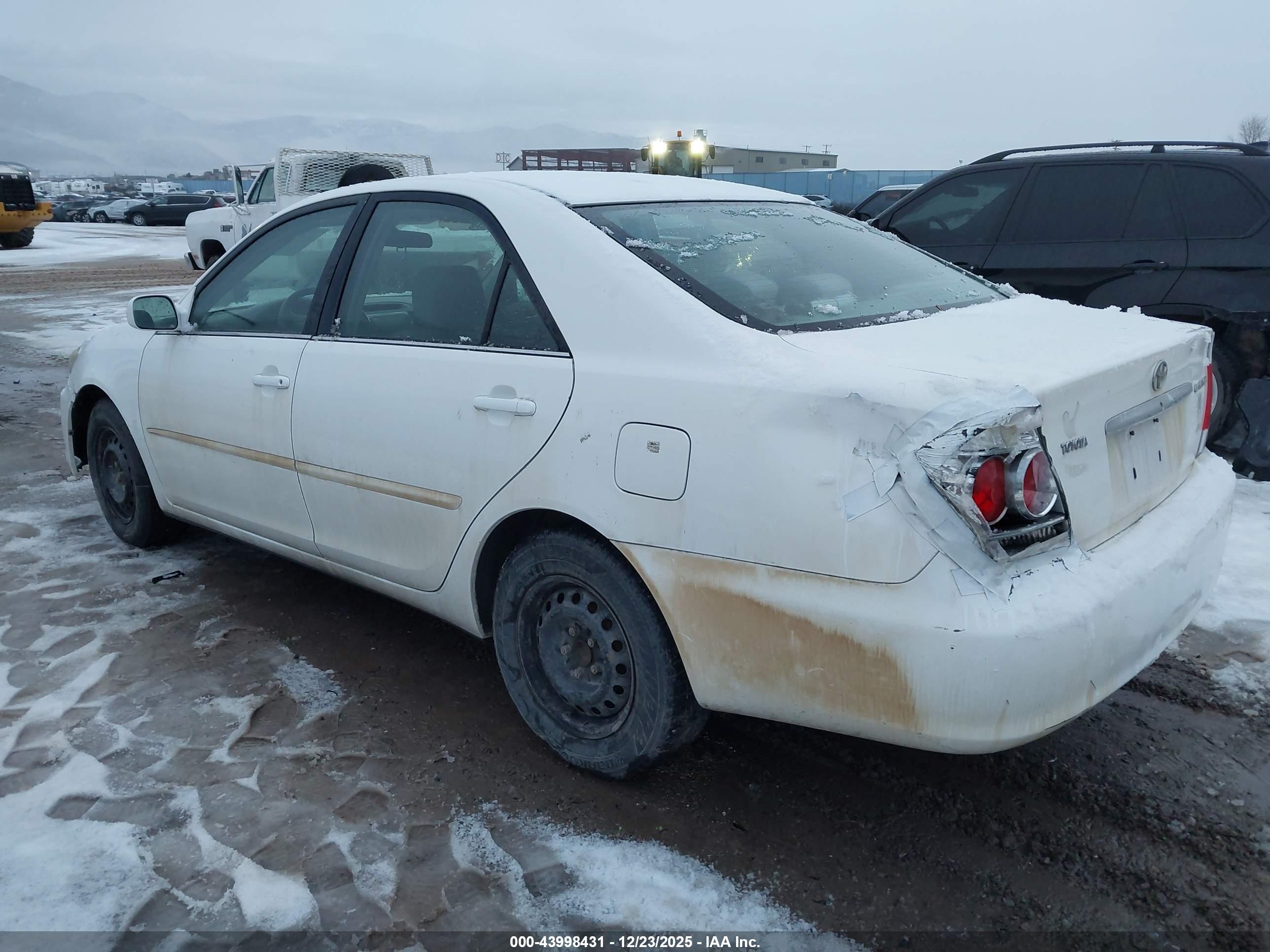 TOYOTA CAMRY image 3