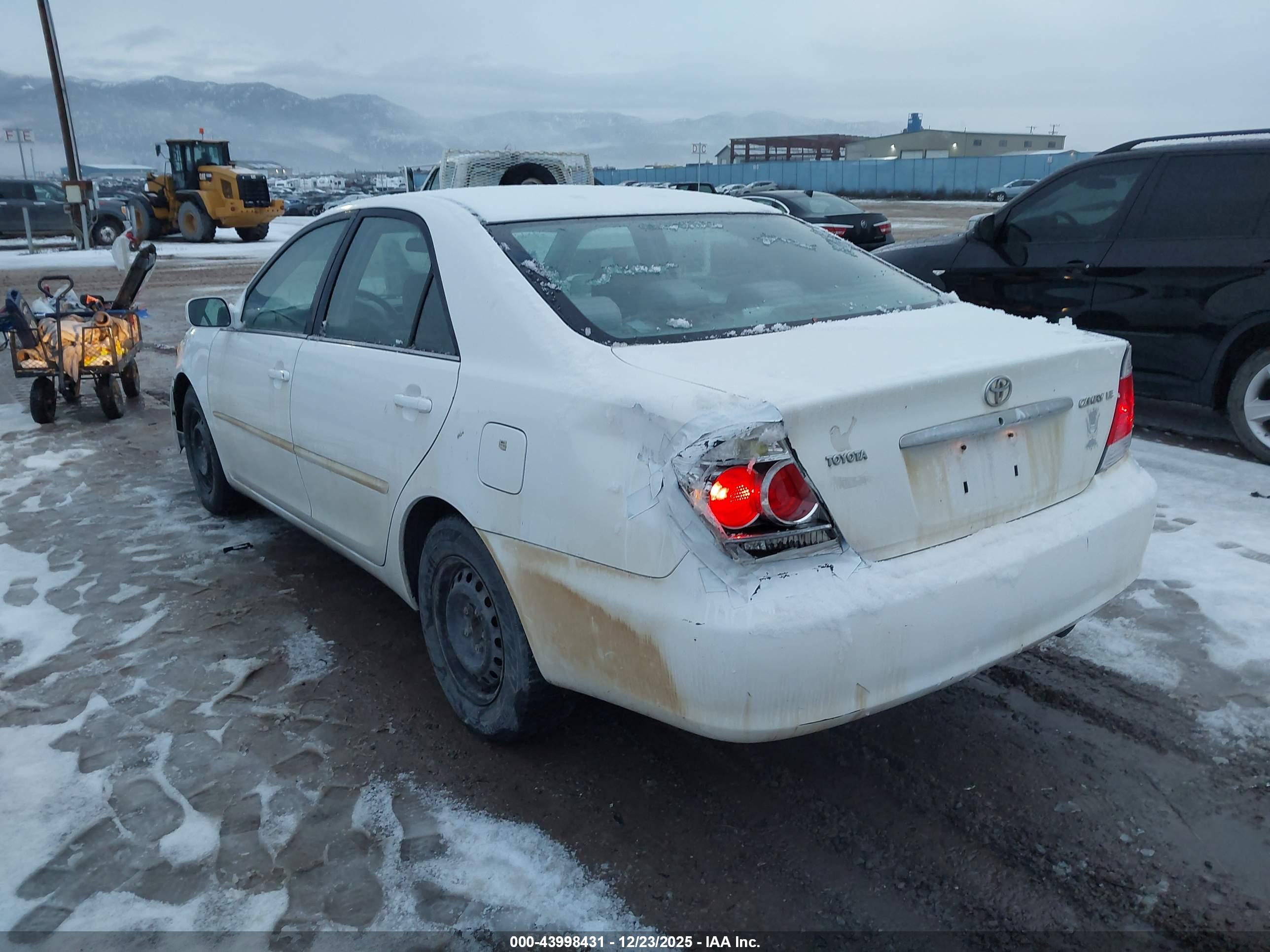 TOYOTA CAMRY image 6