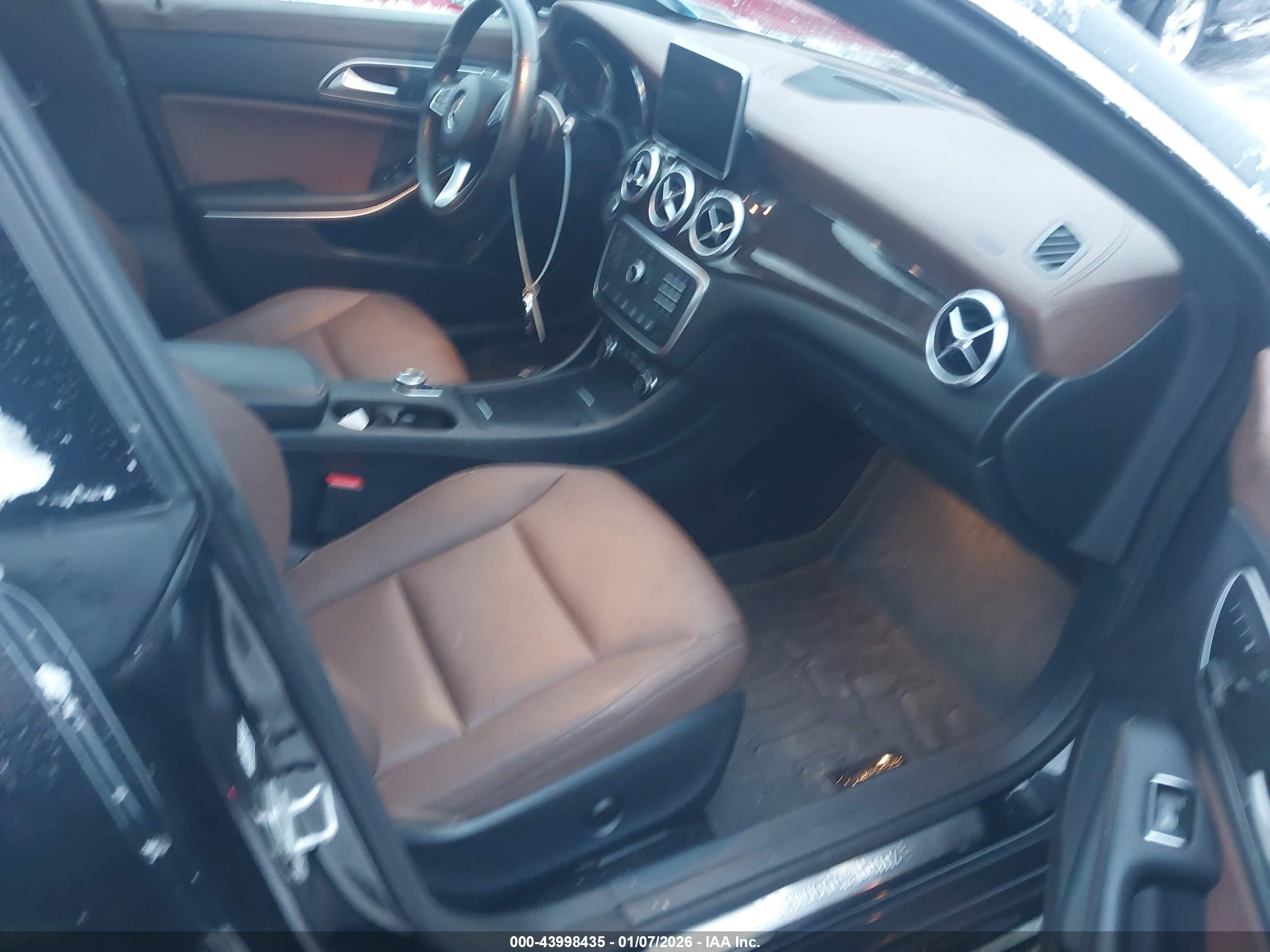 MERCEDES-BENZ CLA image 5
