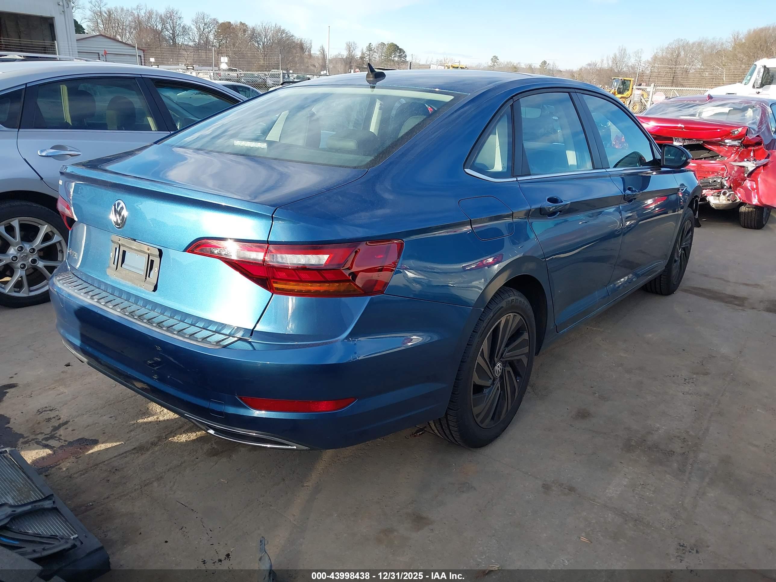 VOLKSWAGEN JETTA image 4