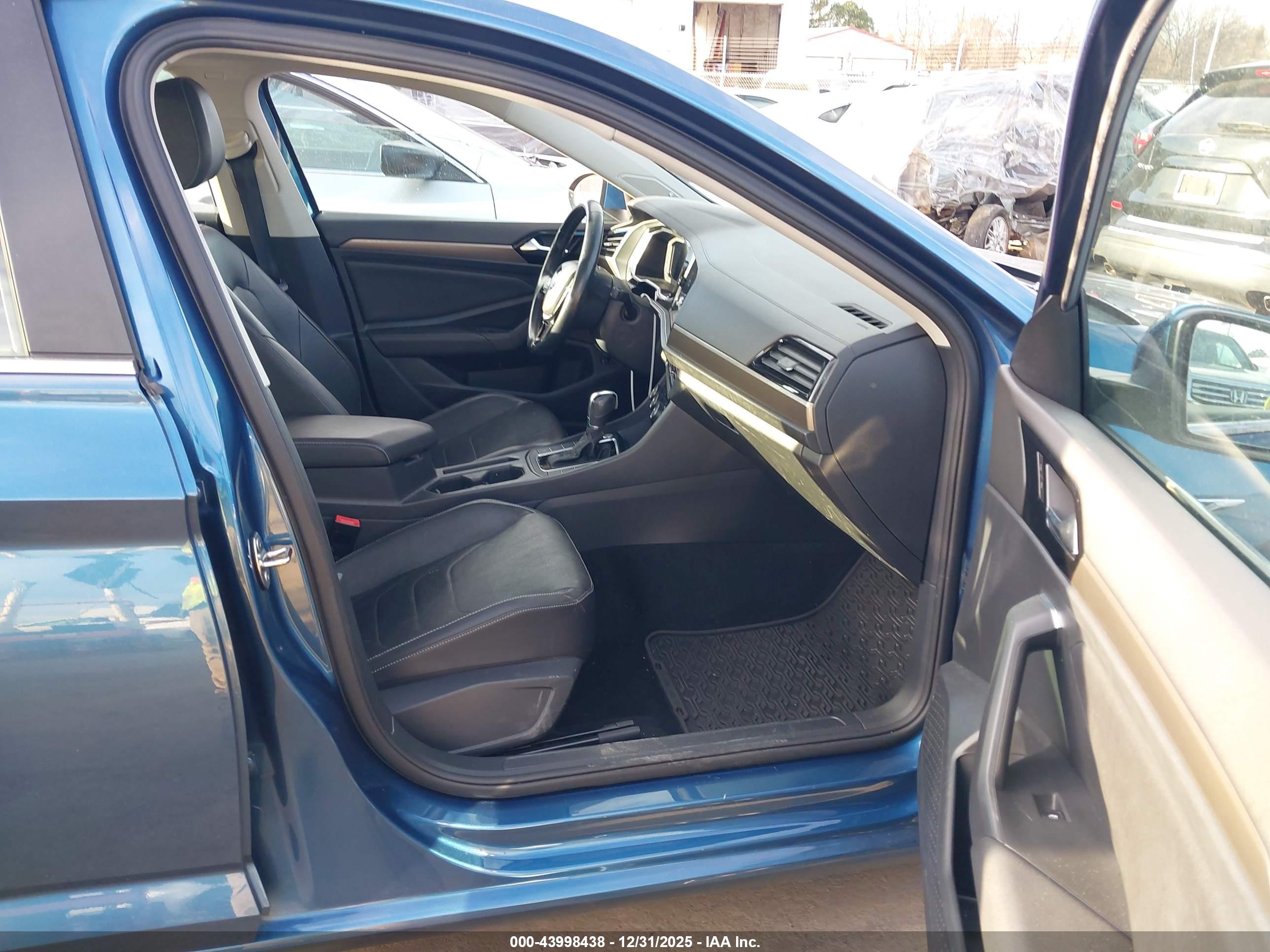 VOLKSWAGEN JETTA image 5