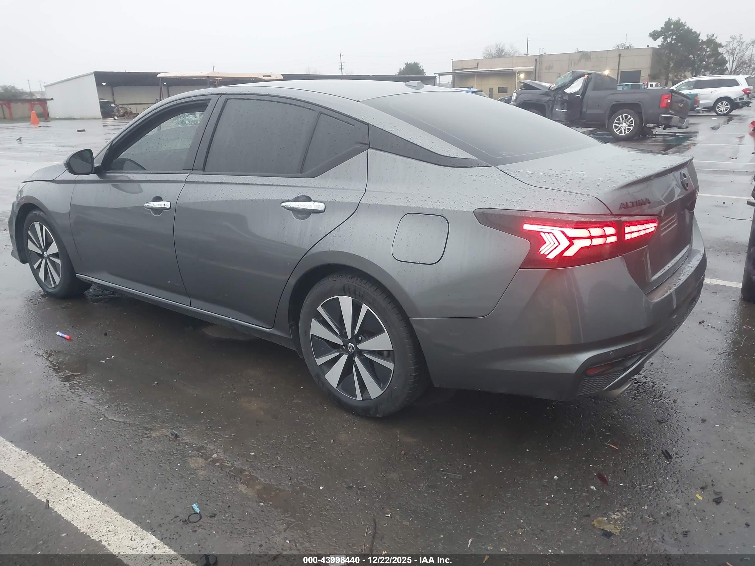 NISSAN ALTIMA image 3