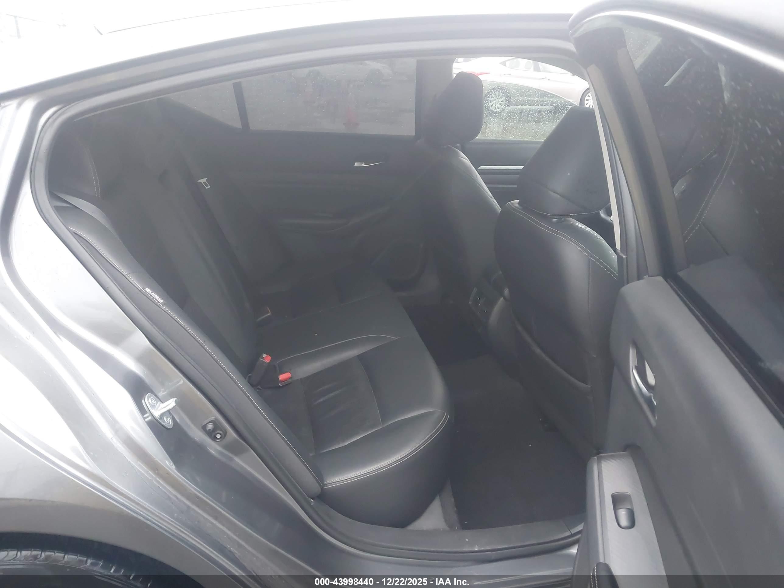 NISSAN ALTIMA image 8