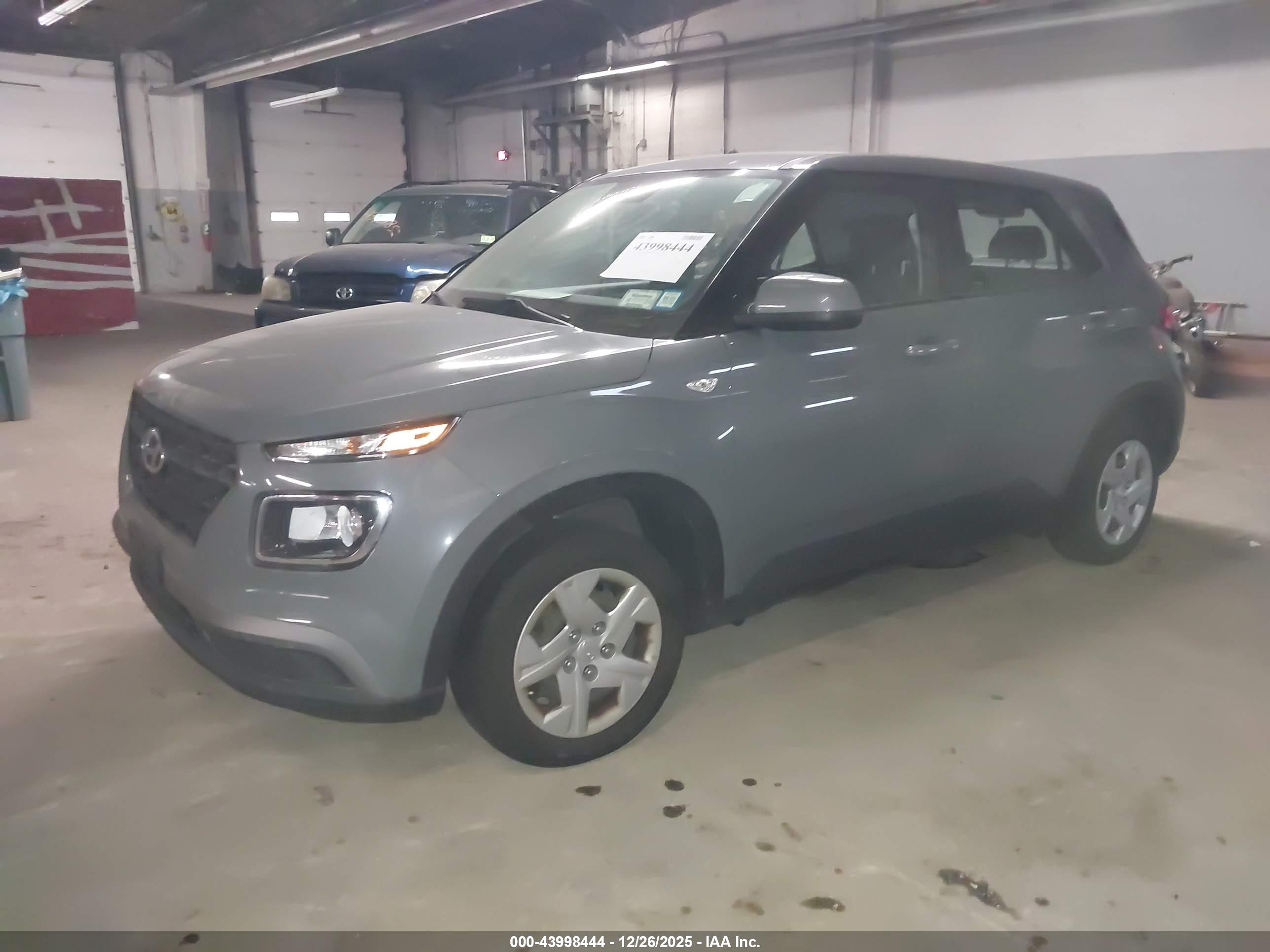 HYUNDAI VENUE image 2