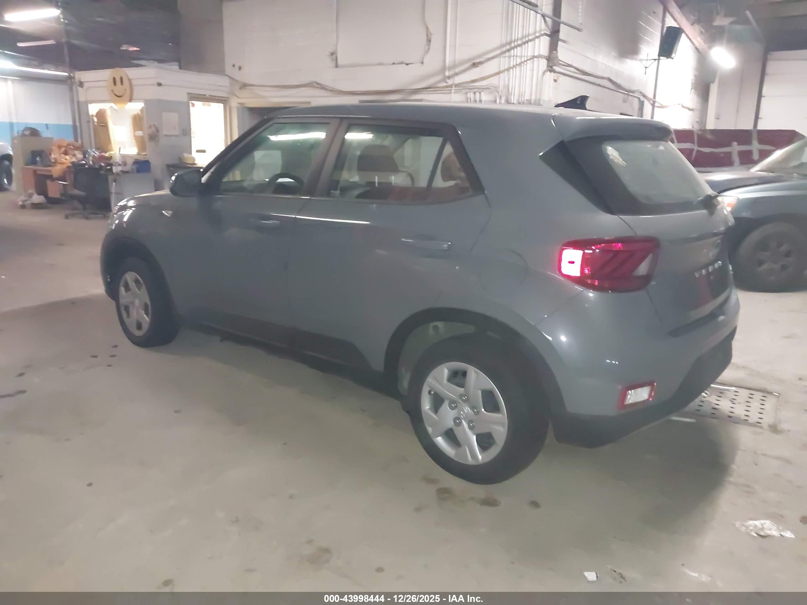 HYUNDAI VENUE image 3