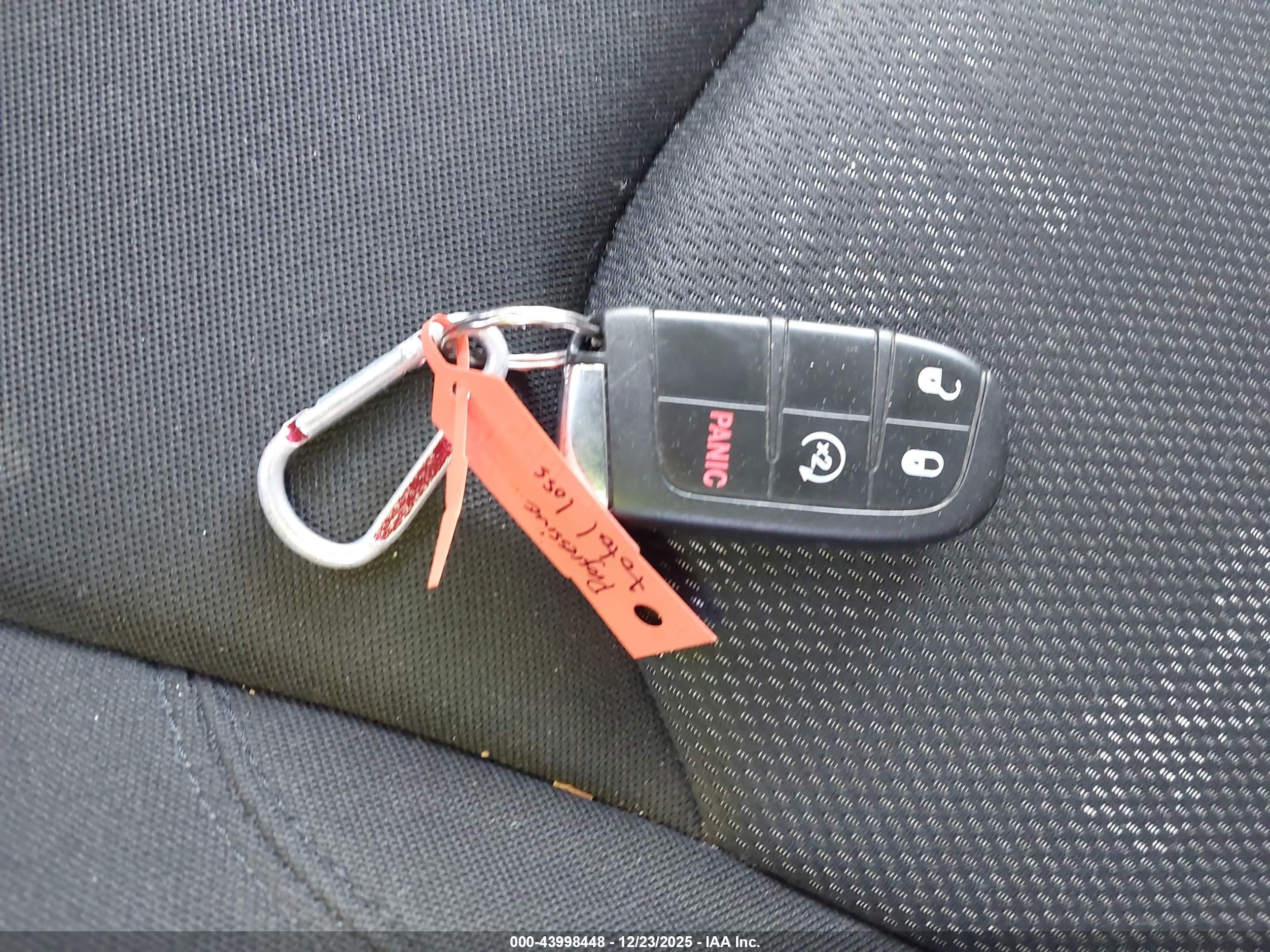 JEEP RENEGADE image 11