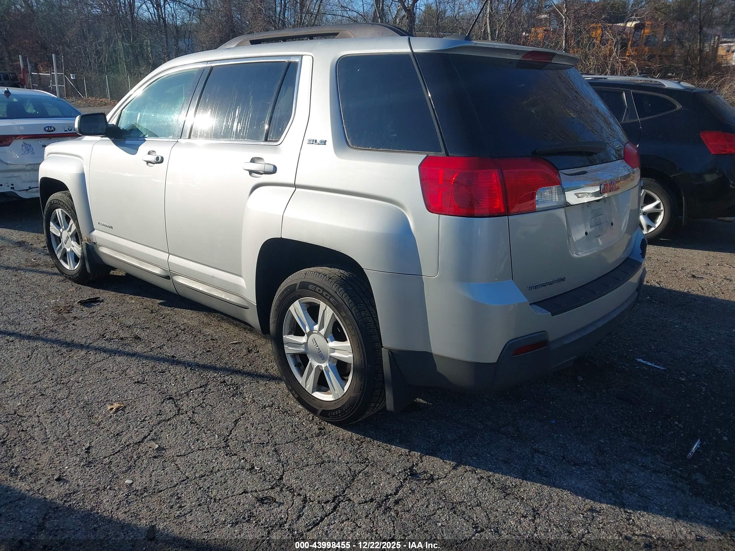 GMC TERRAIN image 3