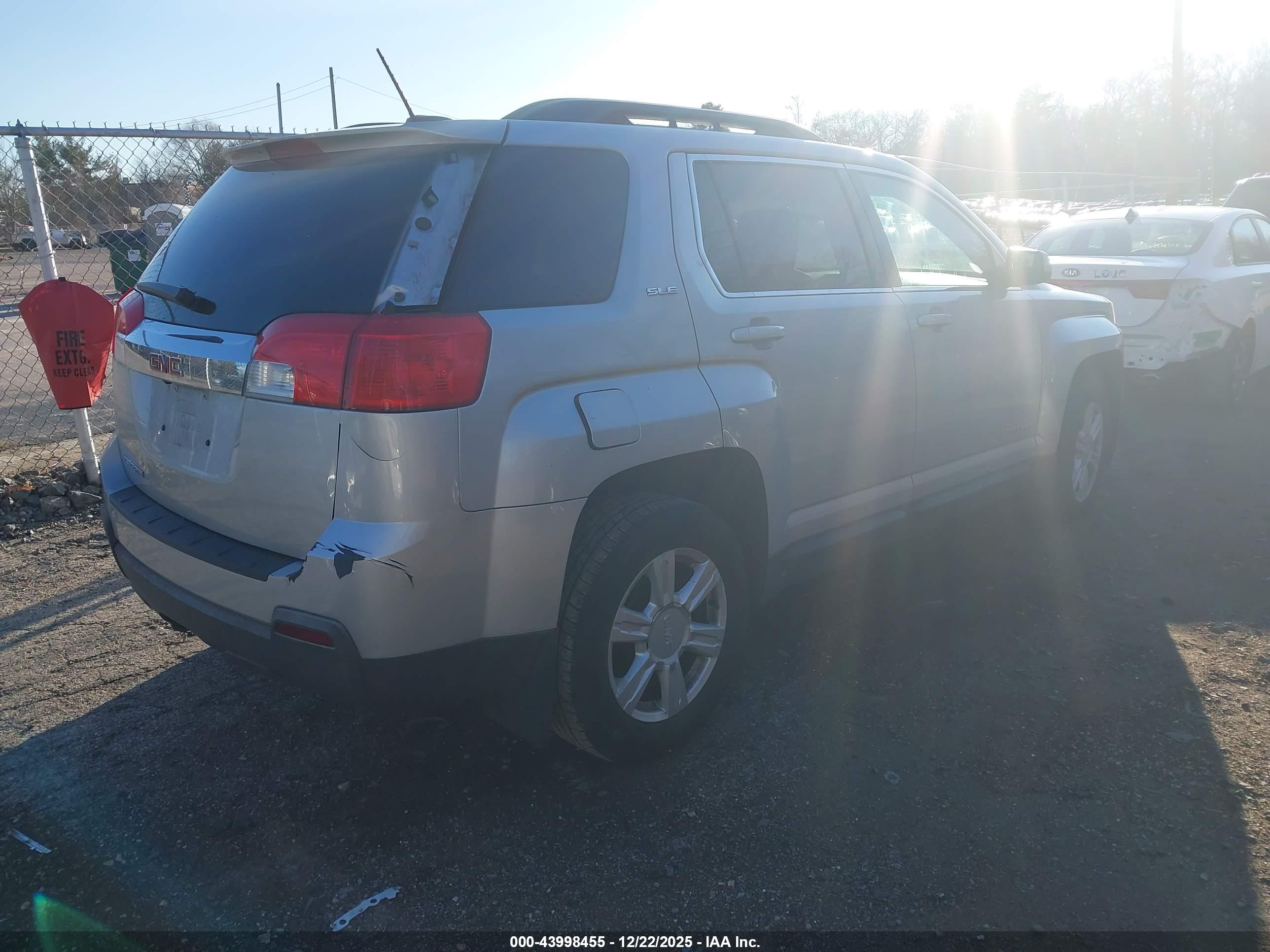 GMC TERRAIN image 4