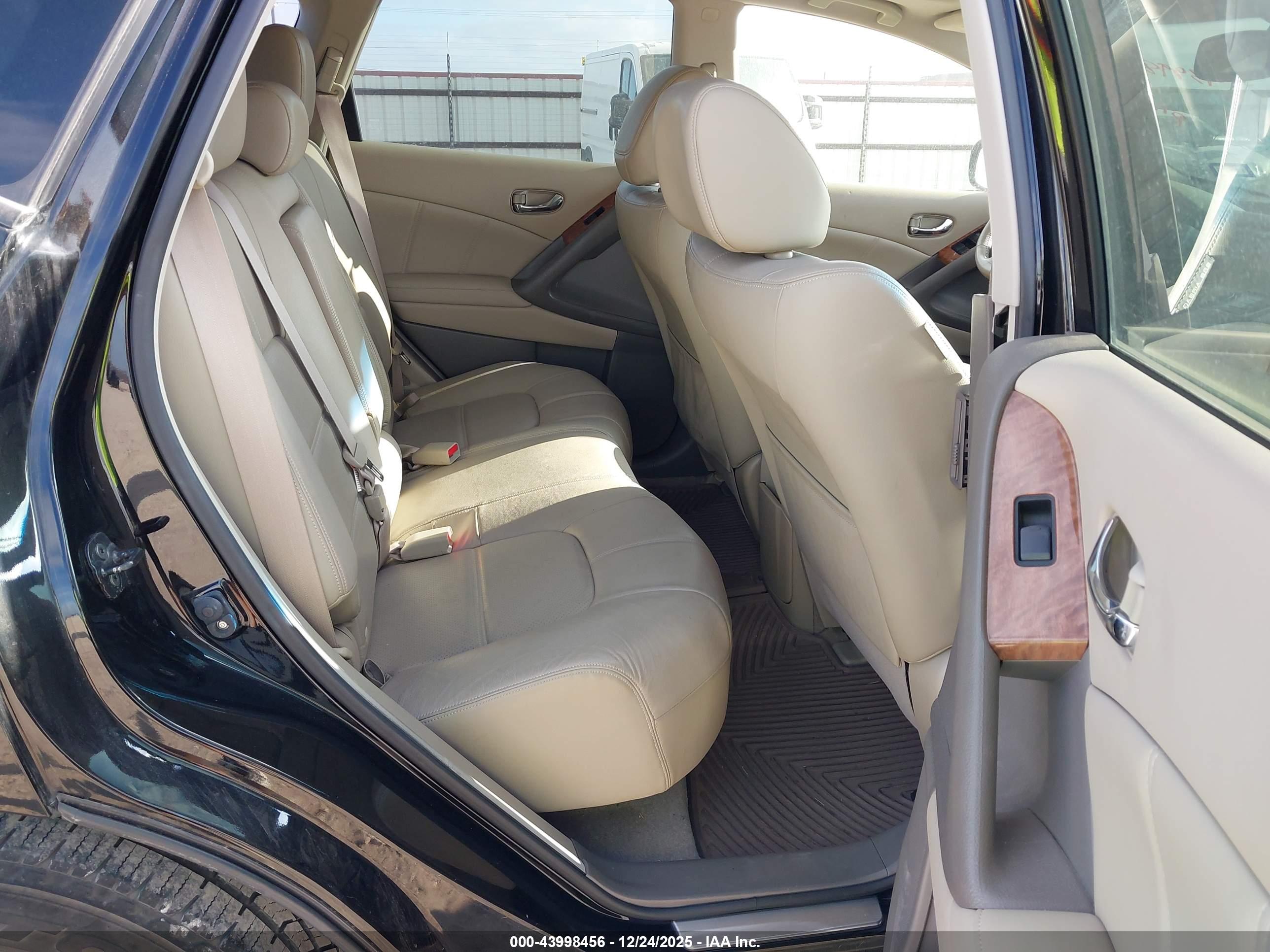 NISSAN MURANO image 8