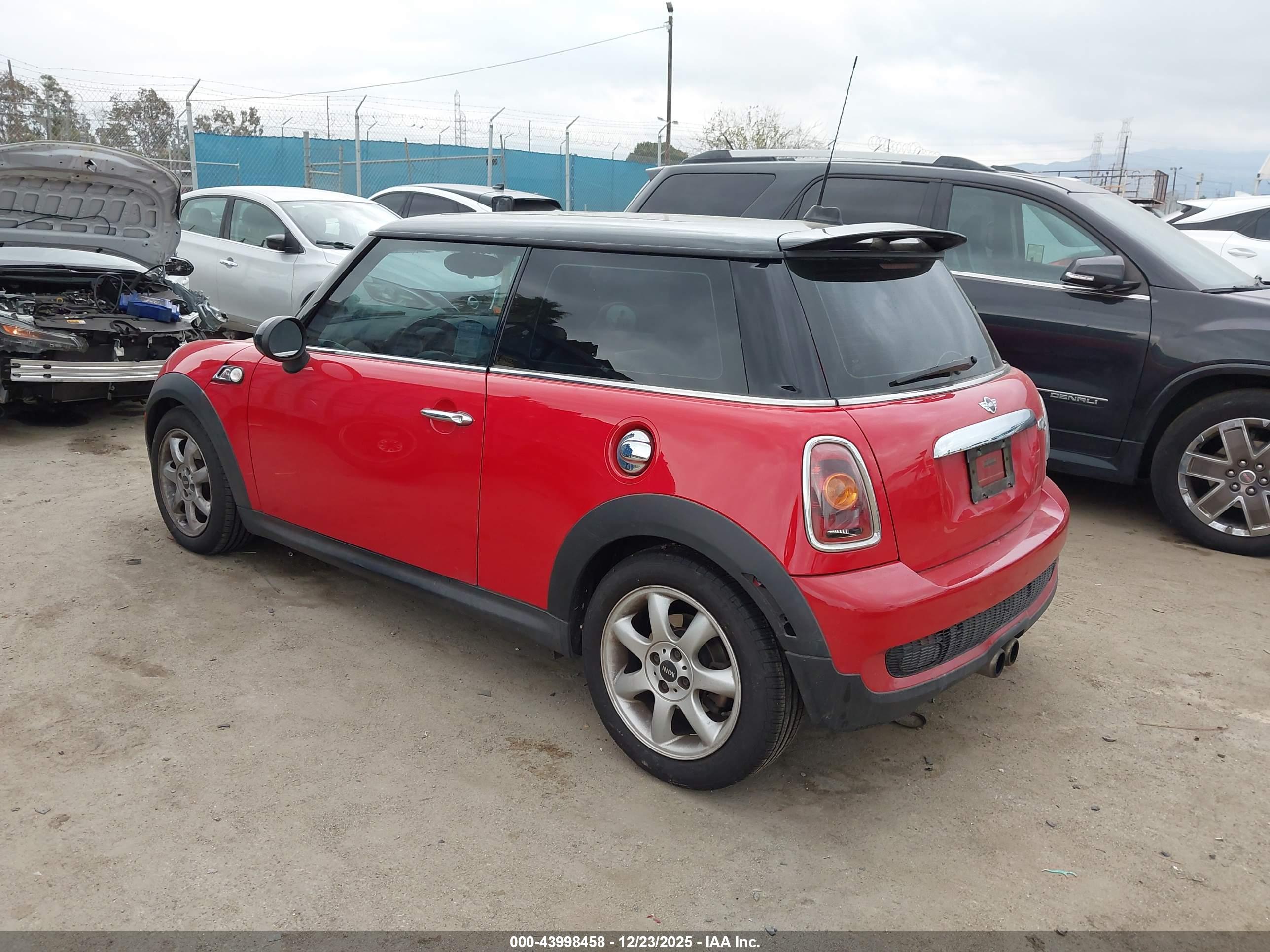 MINI COOPER image 3