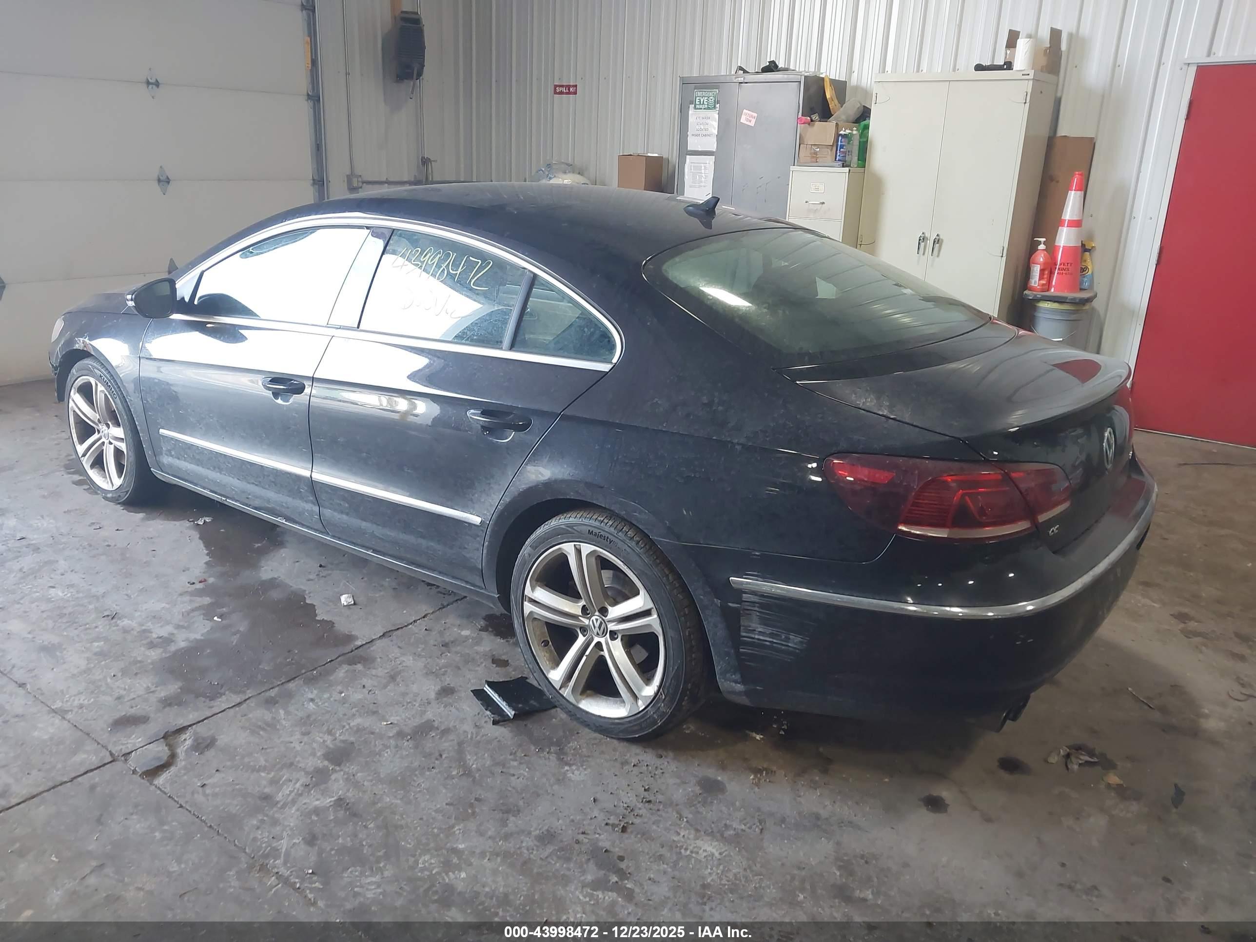 VOLKSWAGEN CC image 3