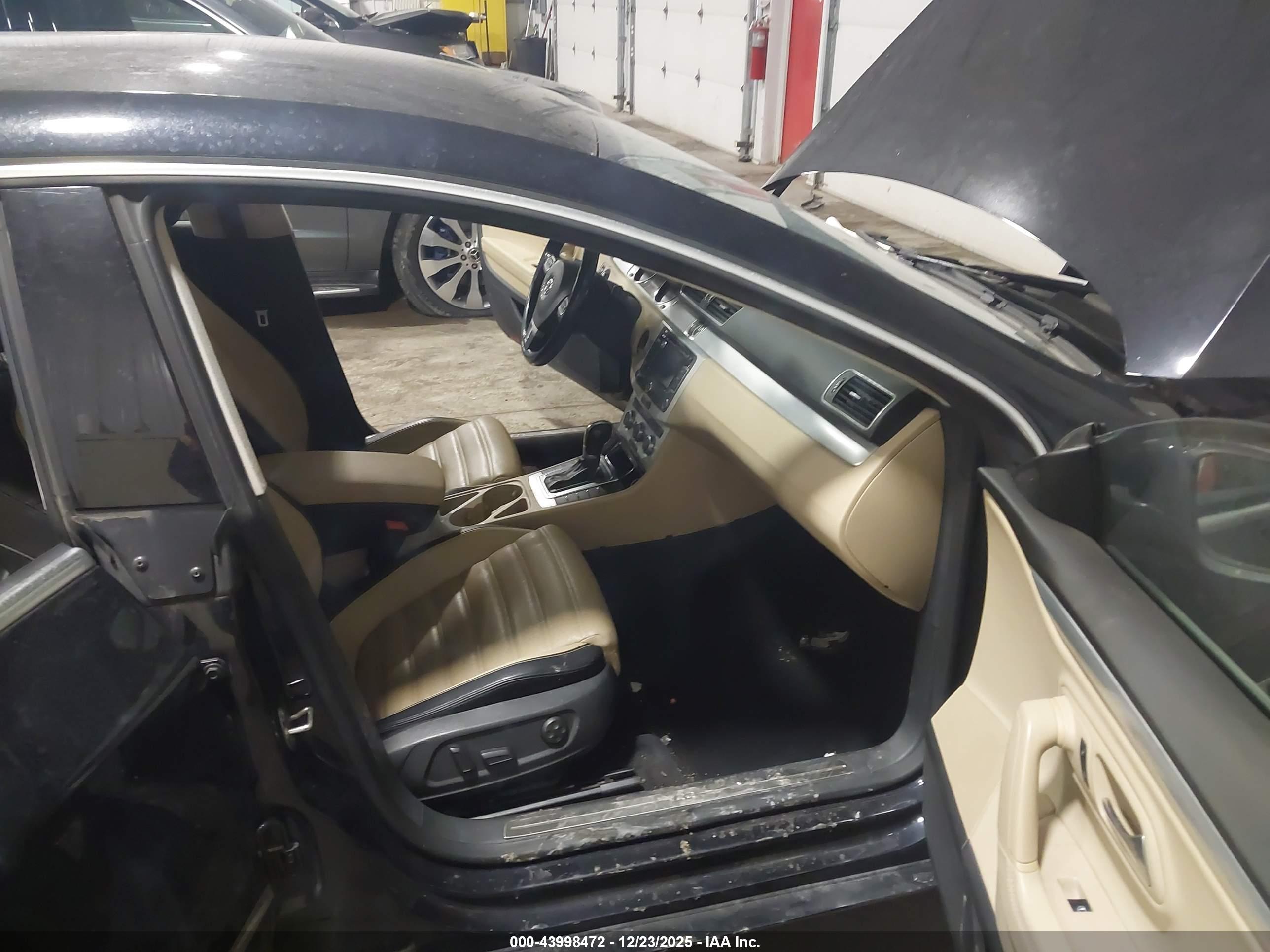 VOLKSWAGEN CC image 5