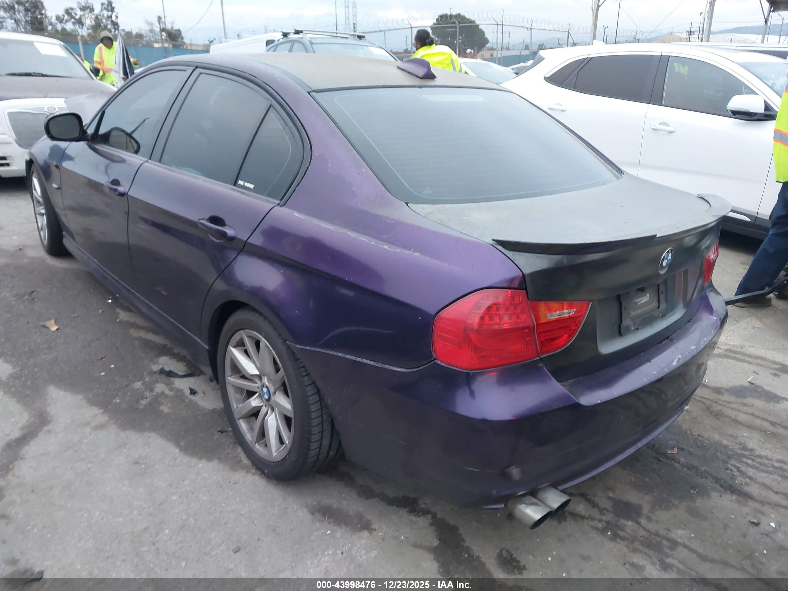 BMW 328I image 3