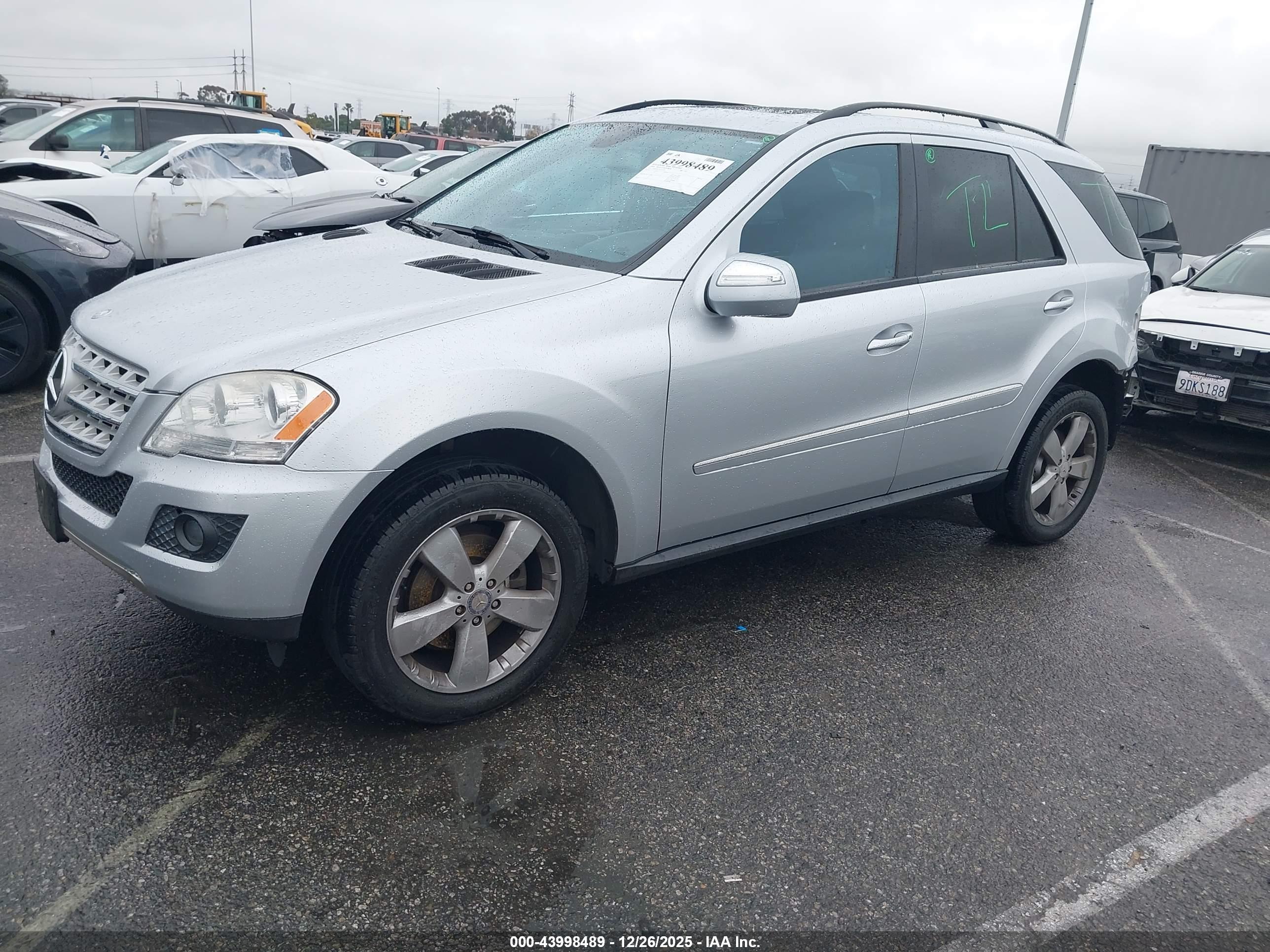 MERCEDES-BENZ ML image 2