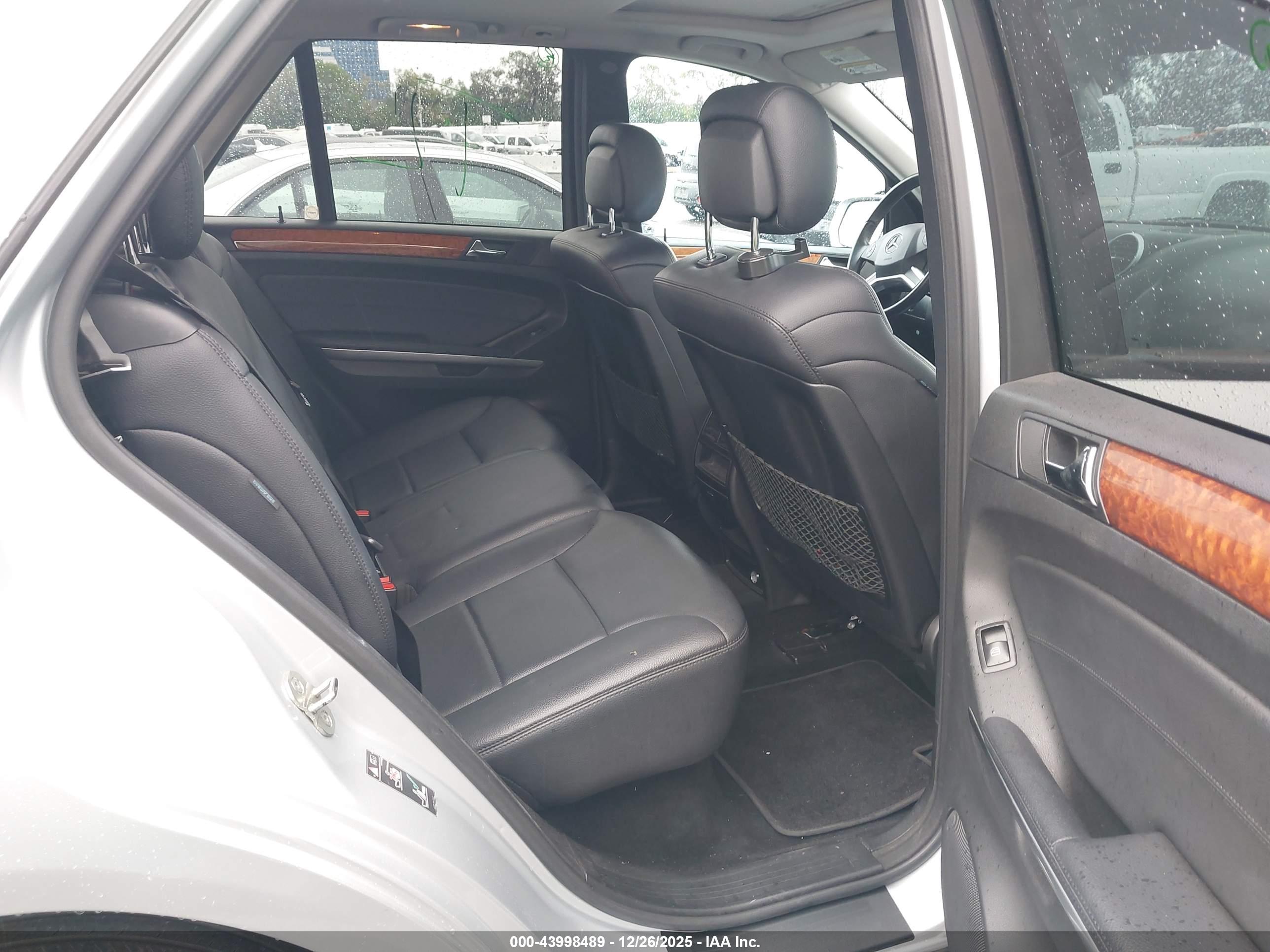 MERCEDES-BENZ ML image 8