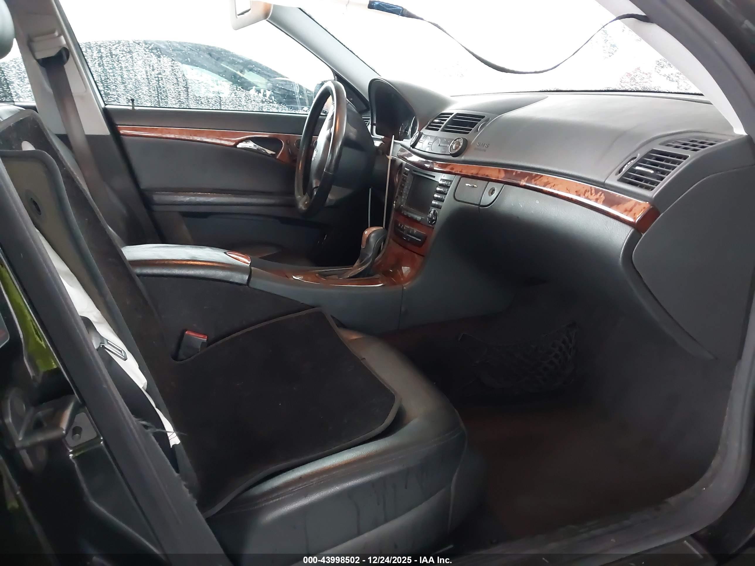 MERCEDES-BENZ E image 5