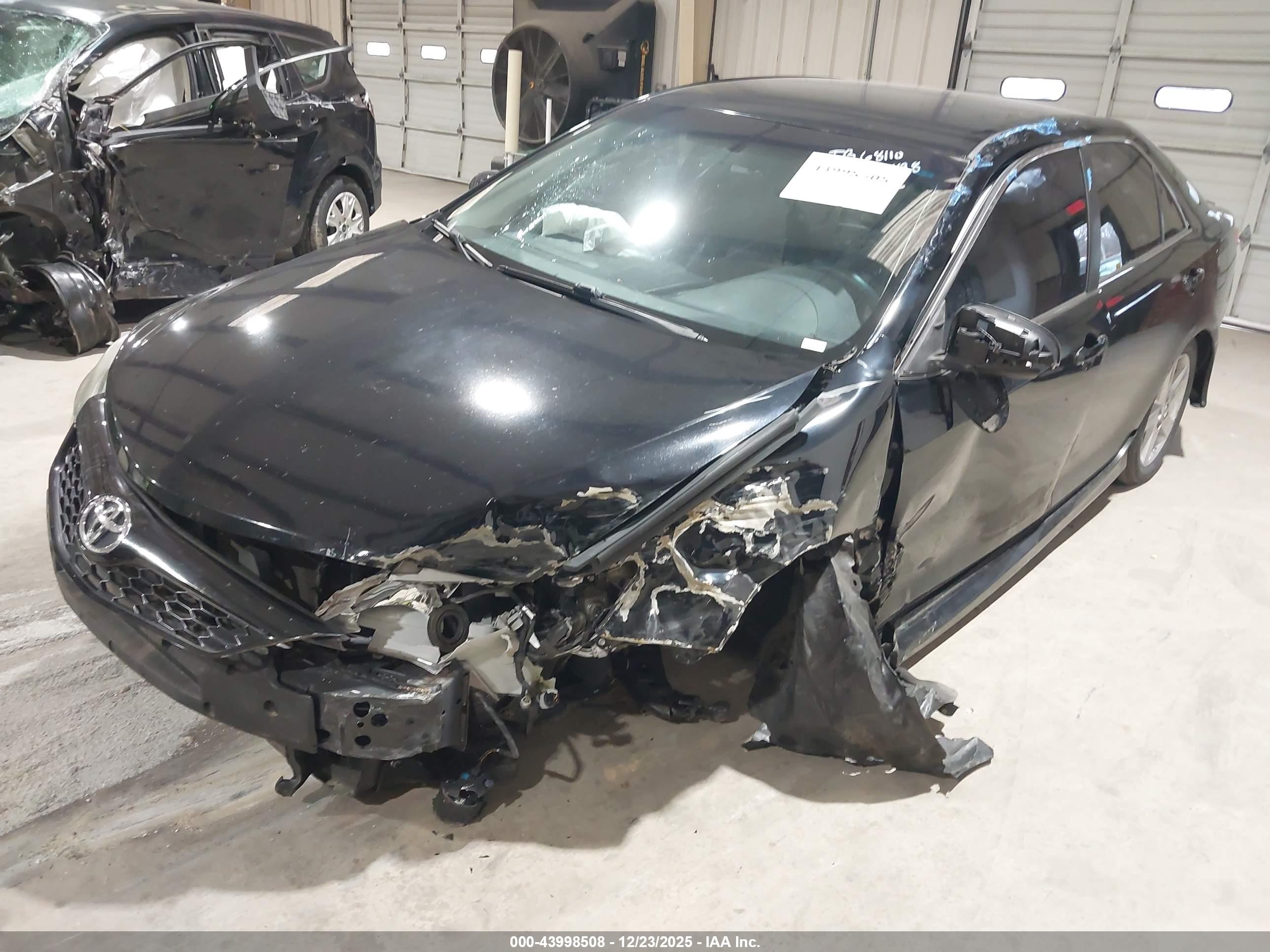 TOYOTA CAMRY image 6