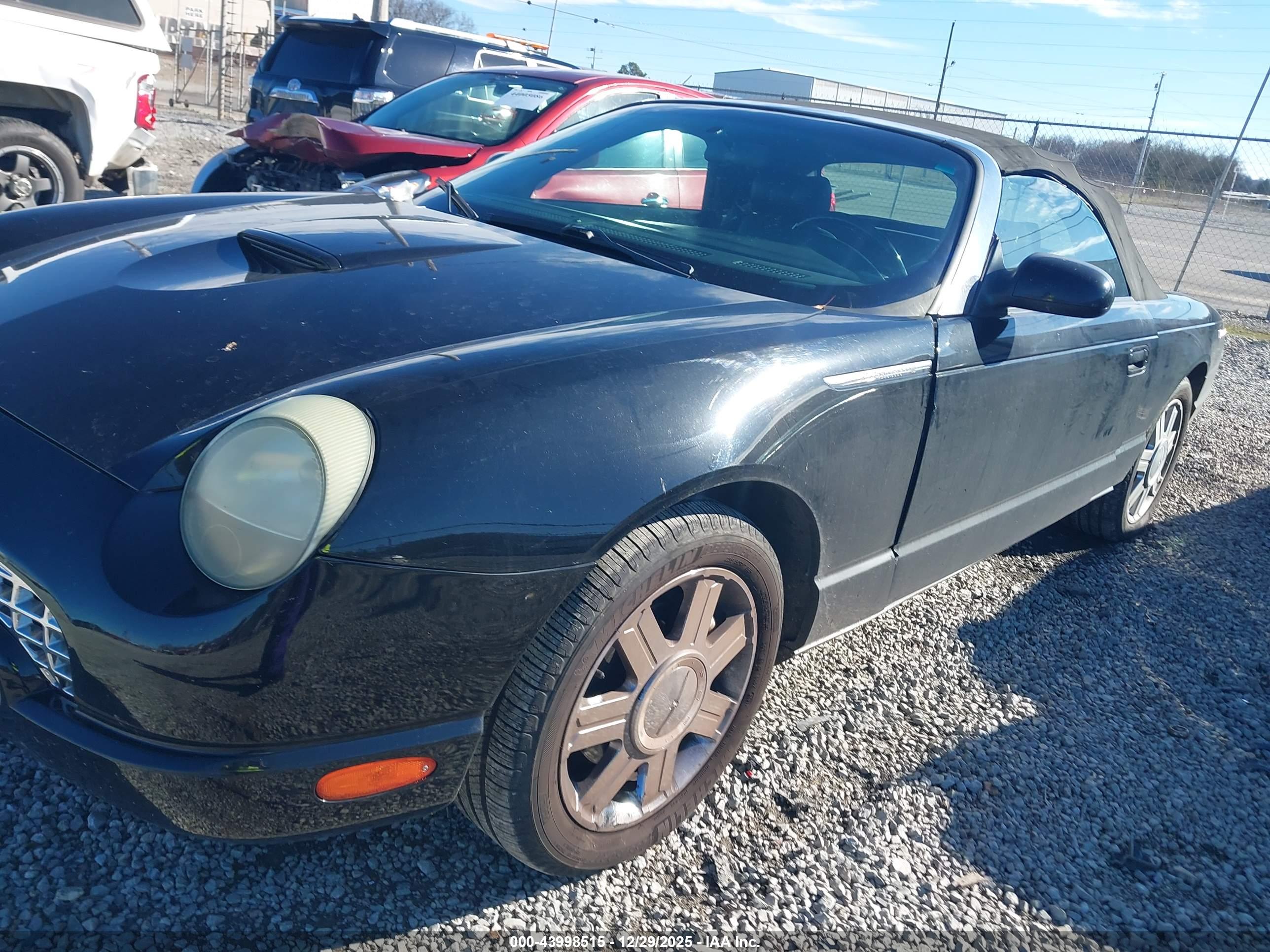 FORD THUNDERBIRD image 2