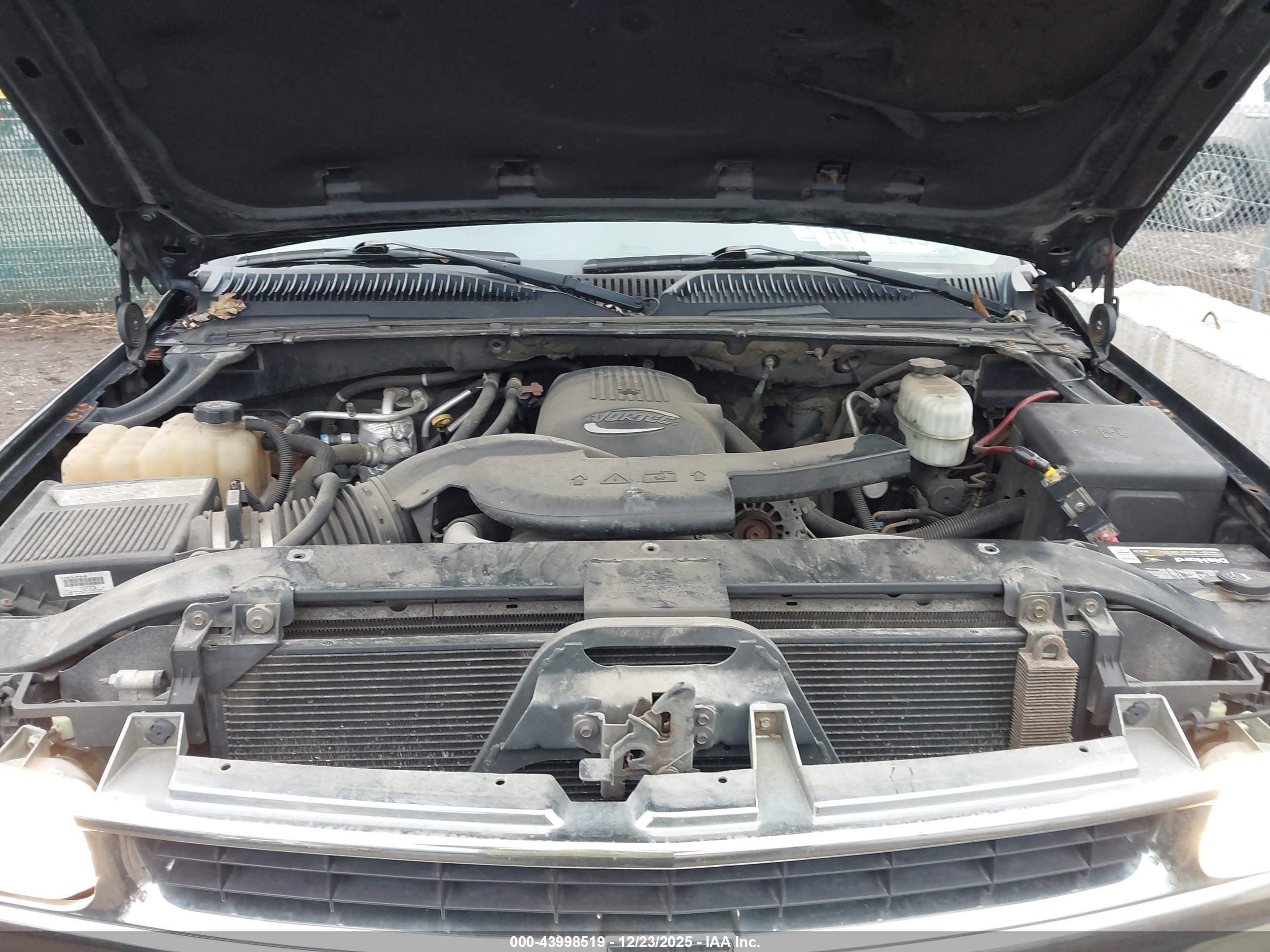 CHEVROLET TAHOE image 10
