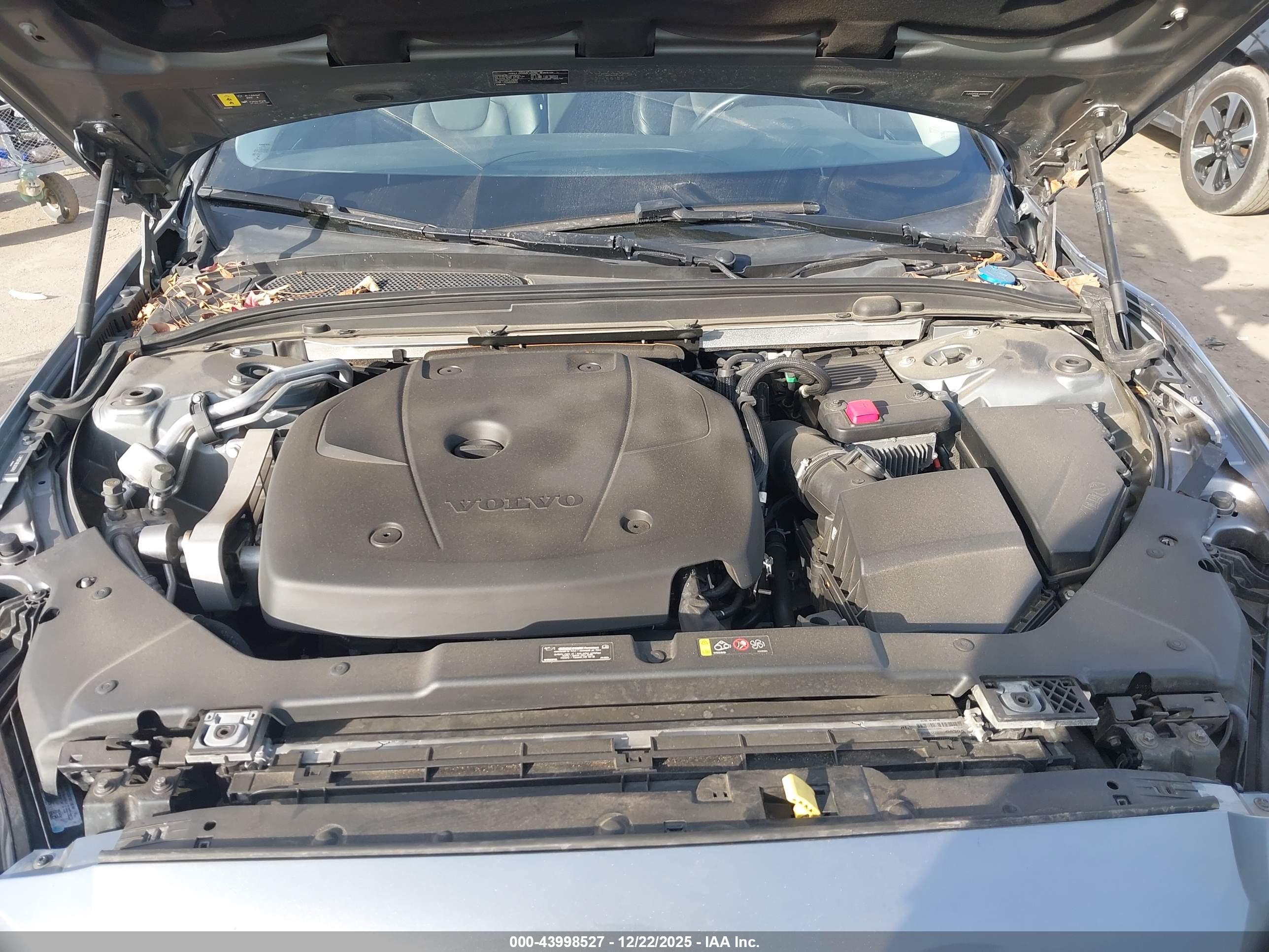 VOLVO S60 image 10