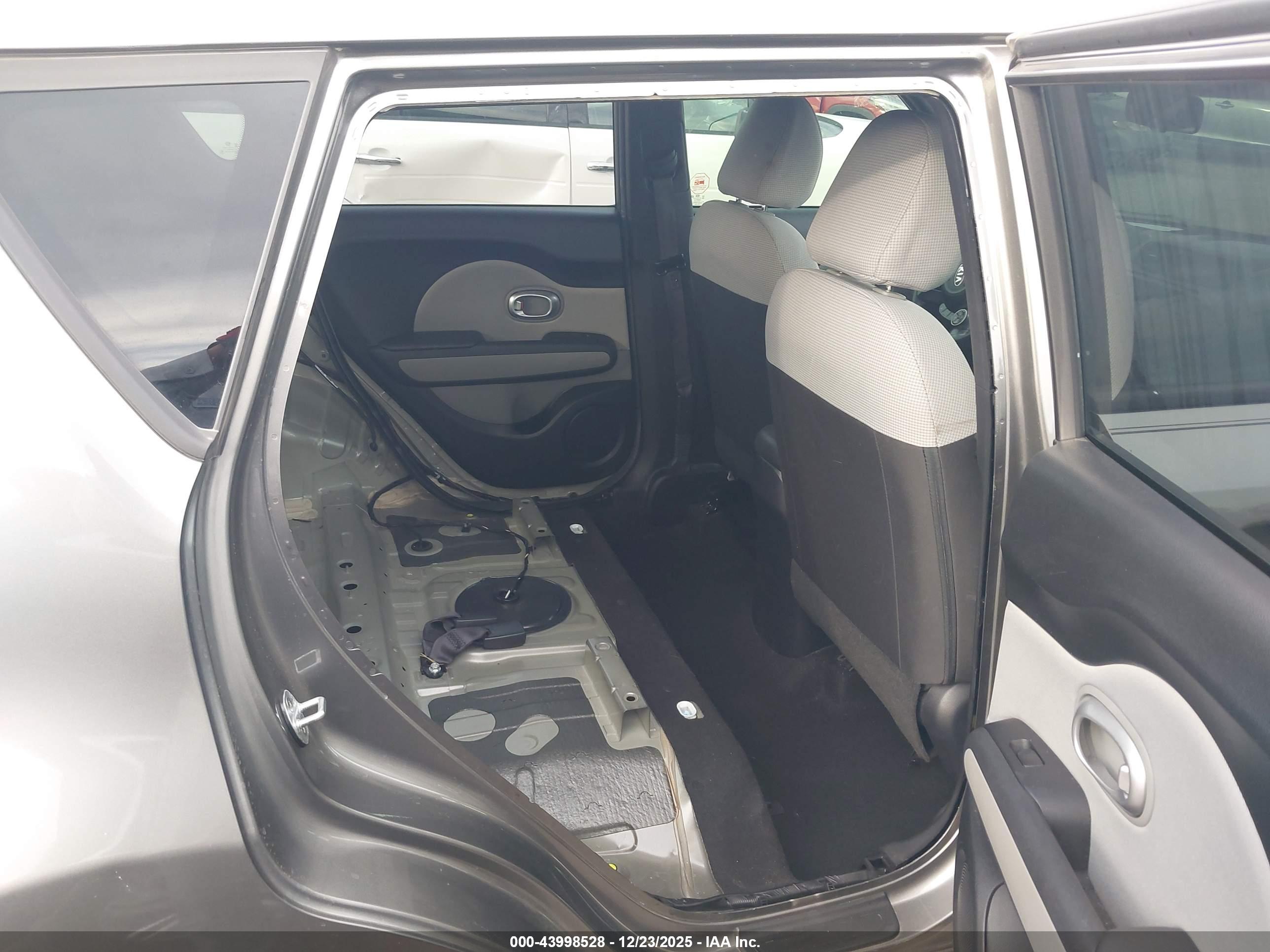 KIA SOUL image 8
