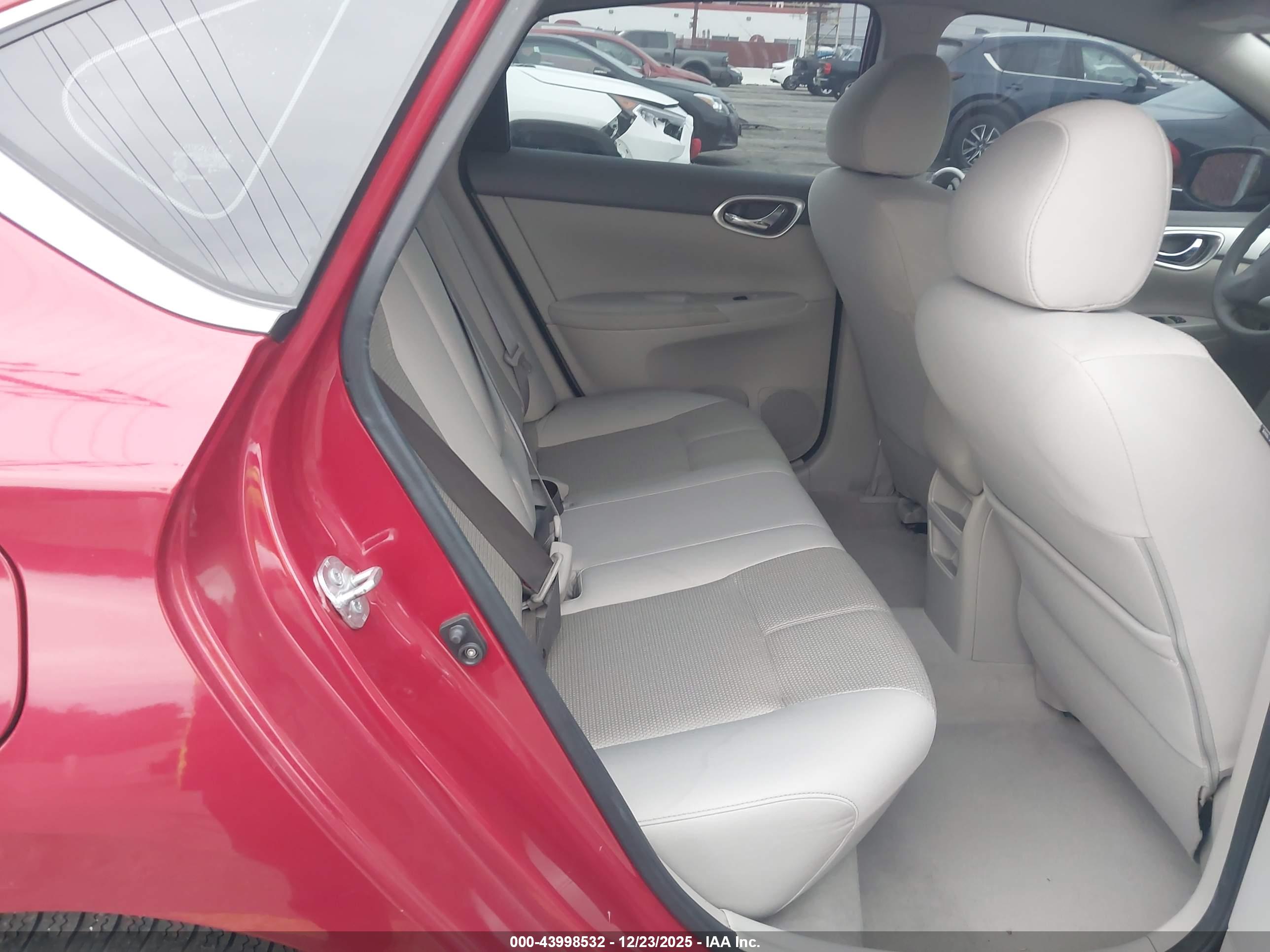 NISSAN SENTRA image 8