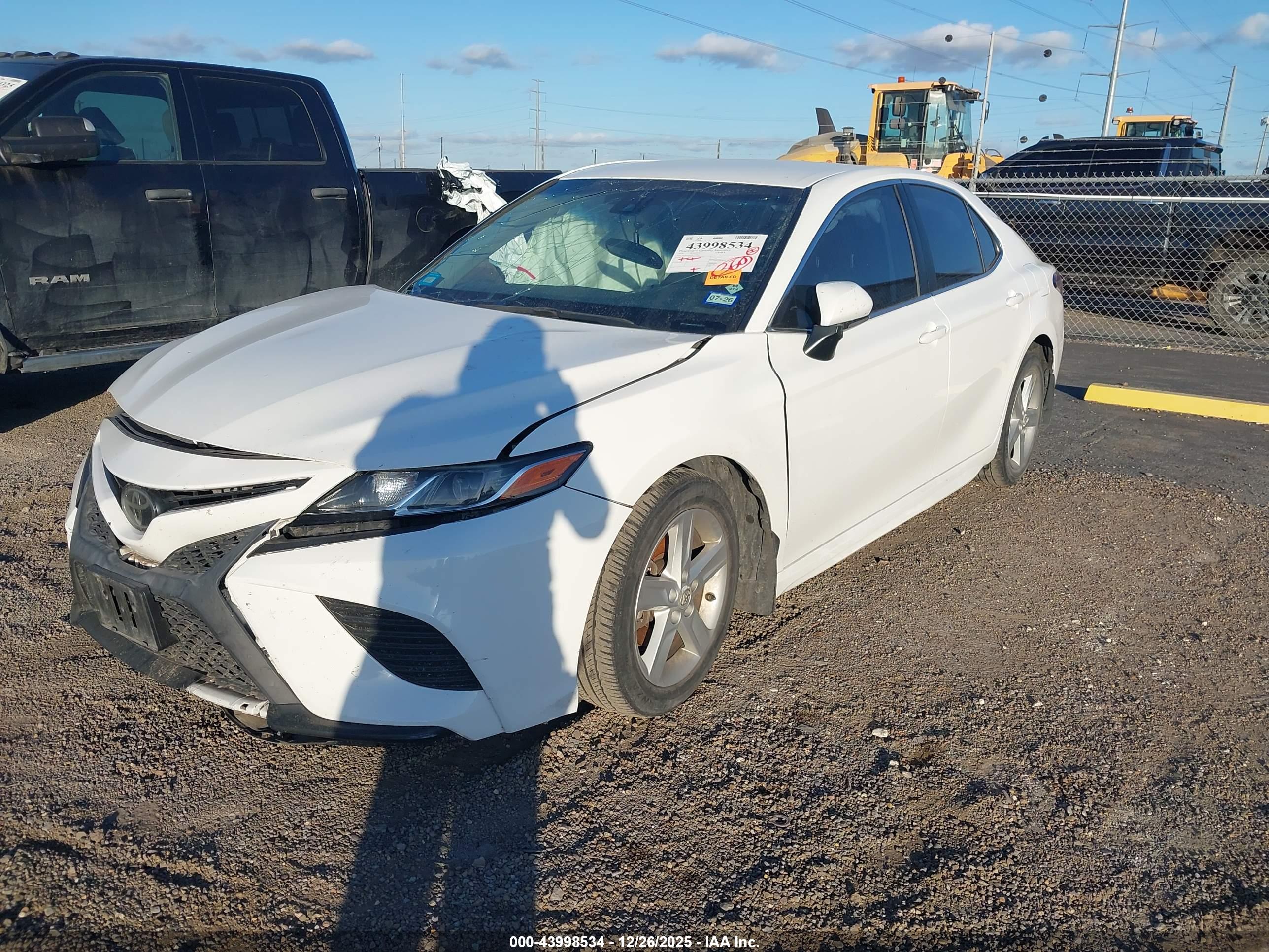 TOYOTA CAMRY image 2