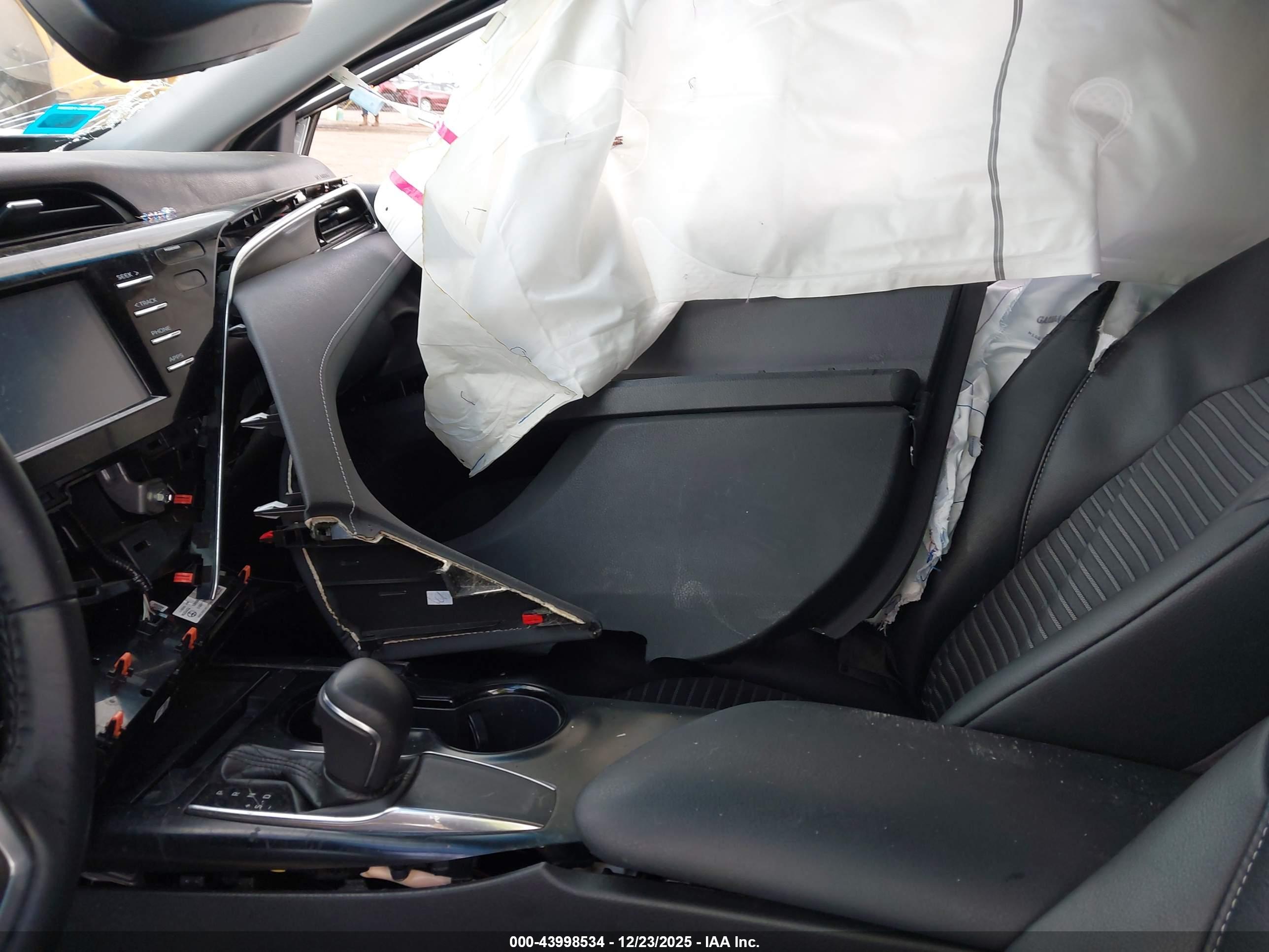 TOYOTA CAMRY image 5