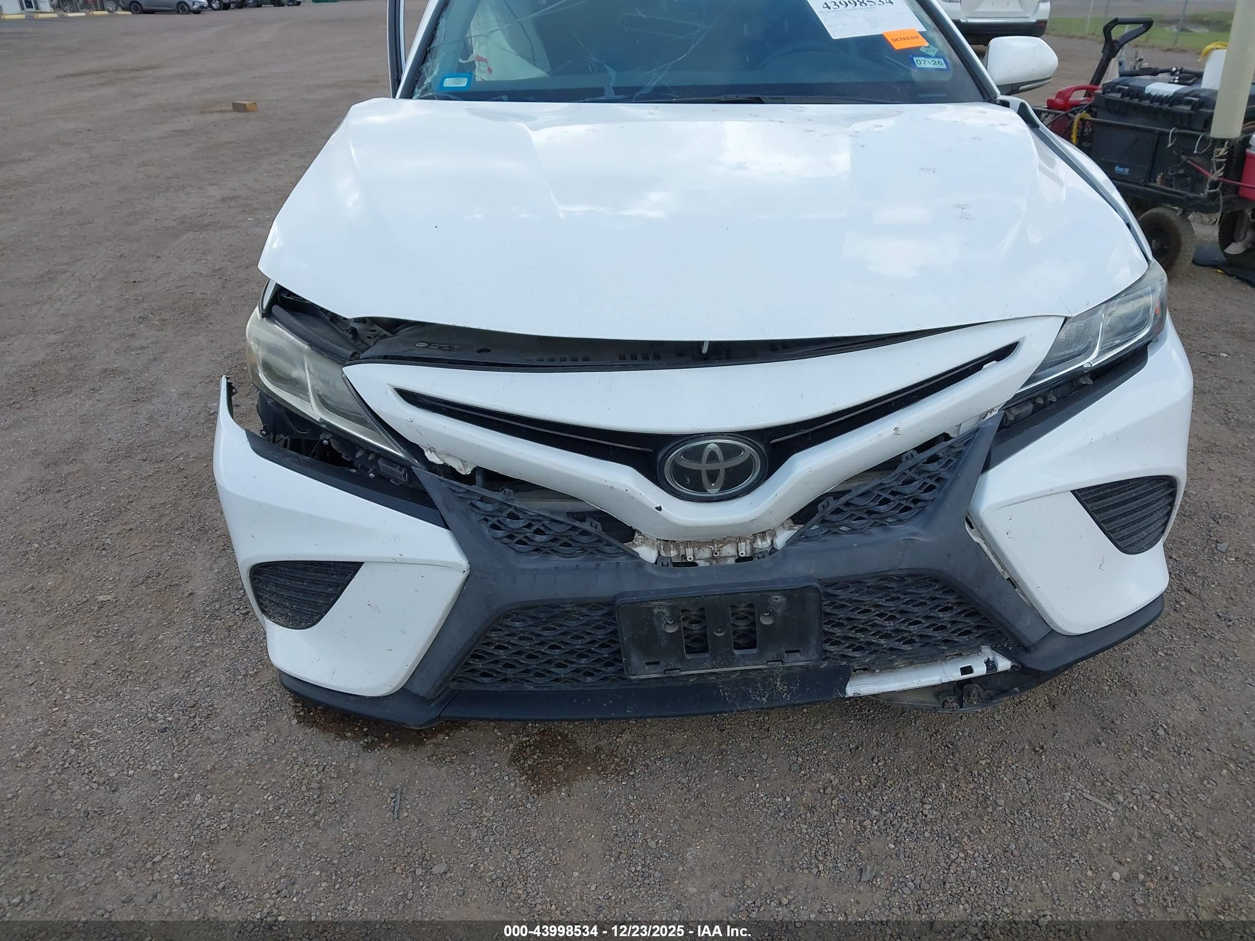 TOYOTA CAMRY image 6