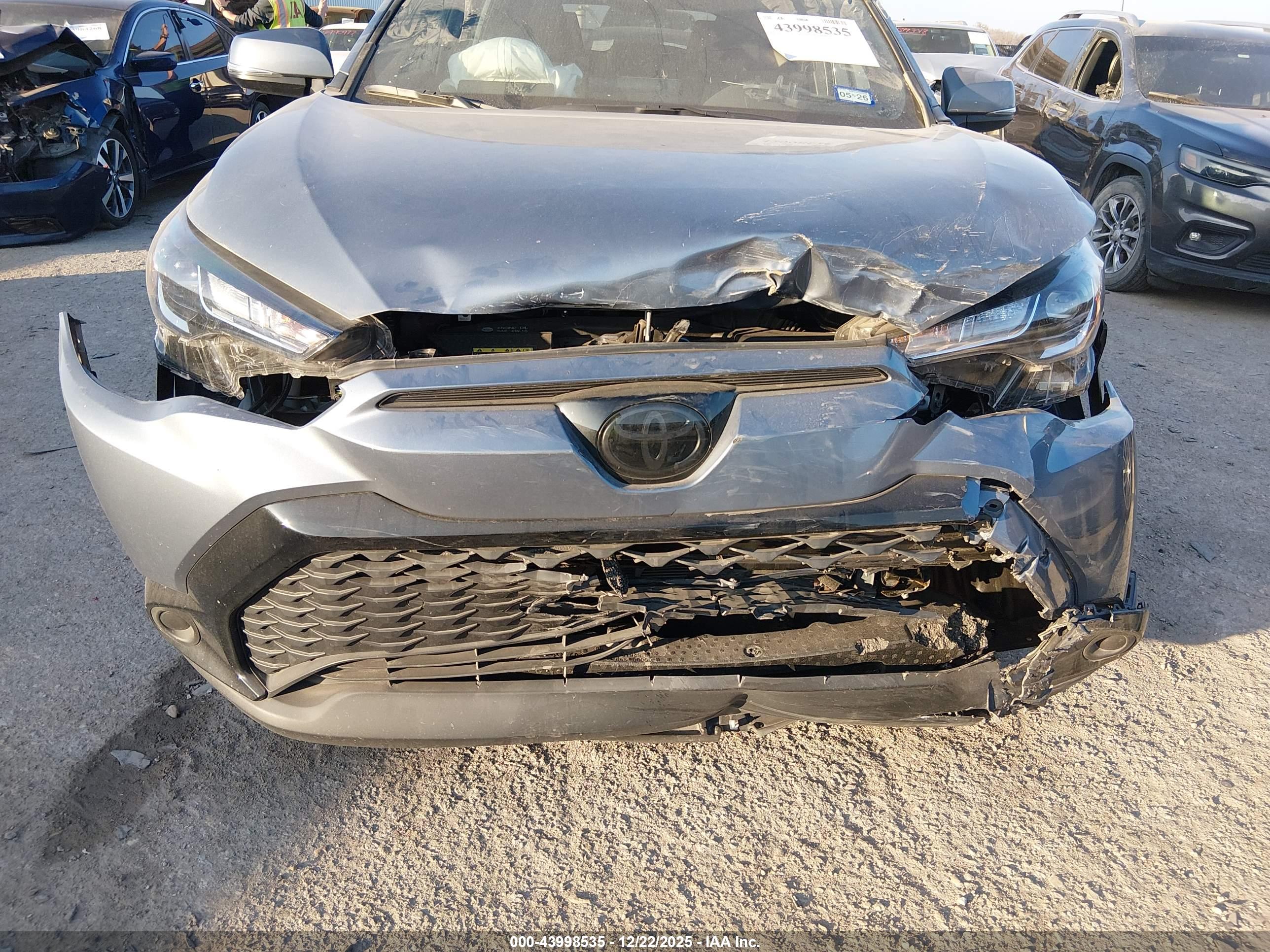 TOYOTA COROLLA image 6