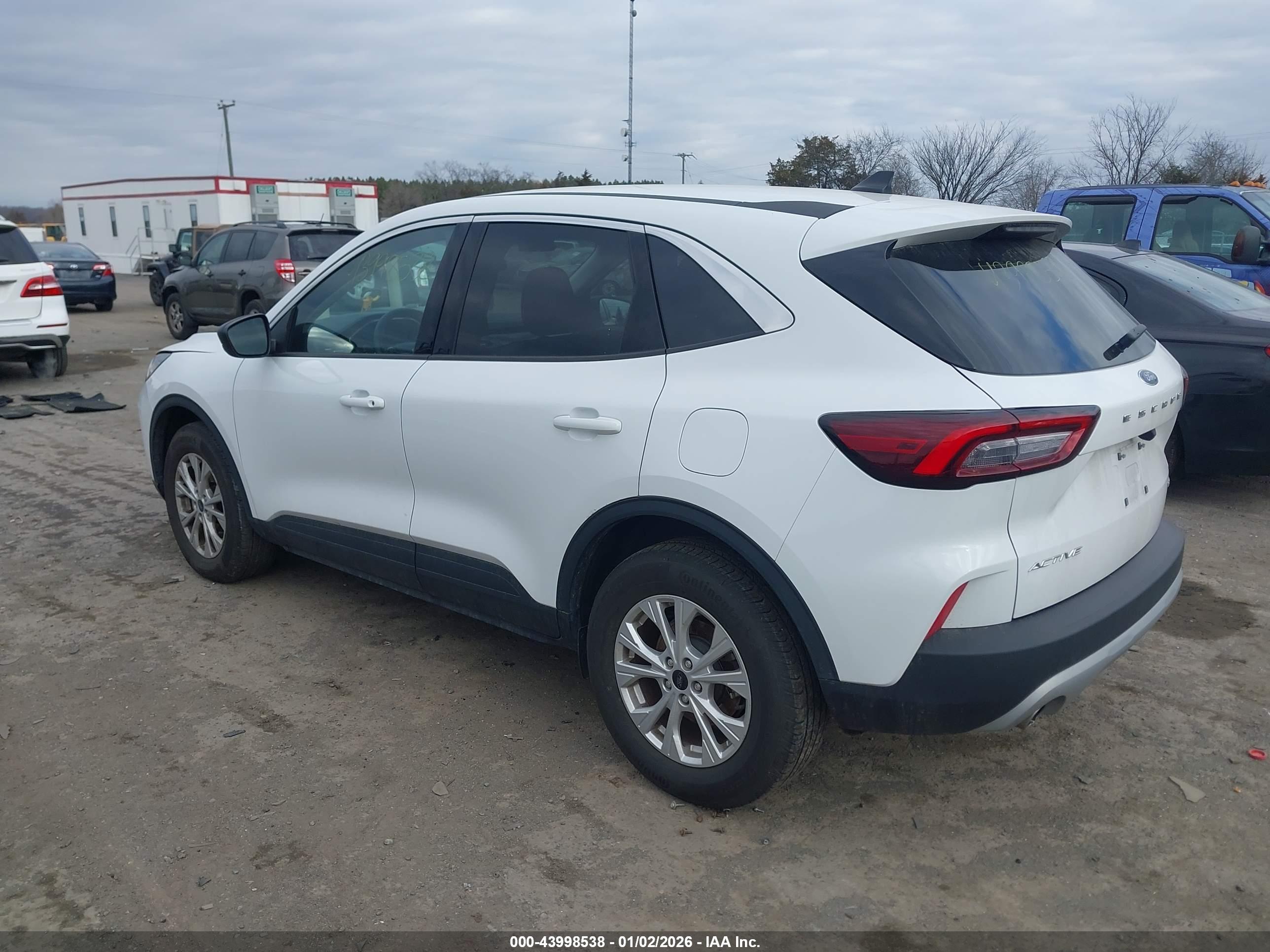 FORD ESCAPE image 3