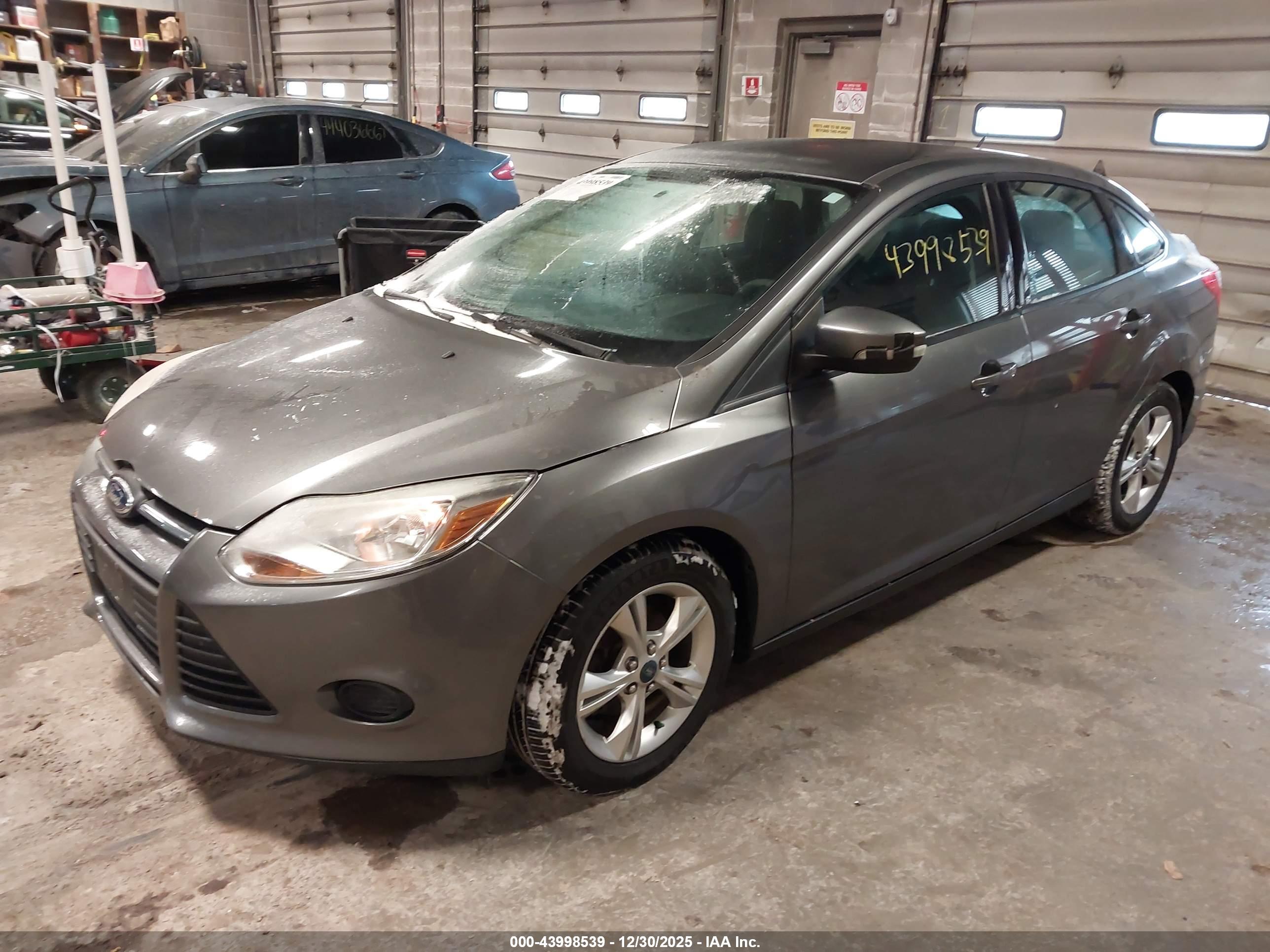 FORD FOCUS image 2