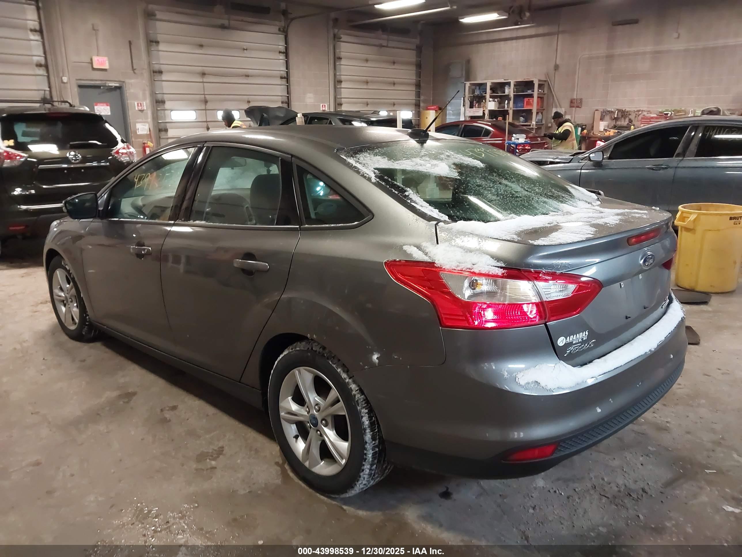 FORD FOCUS image 3