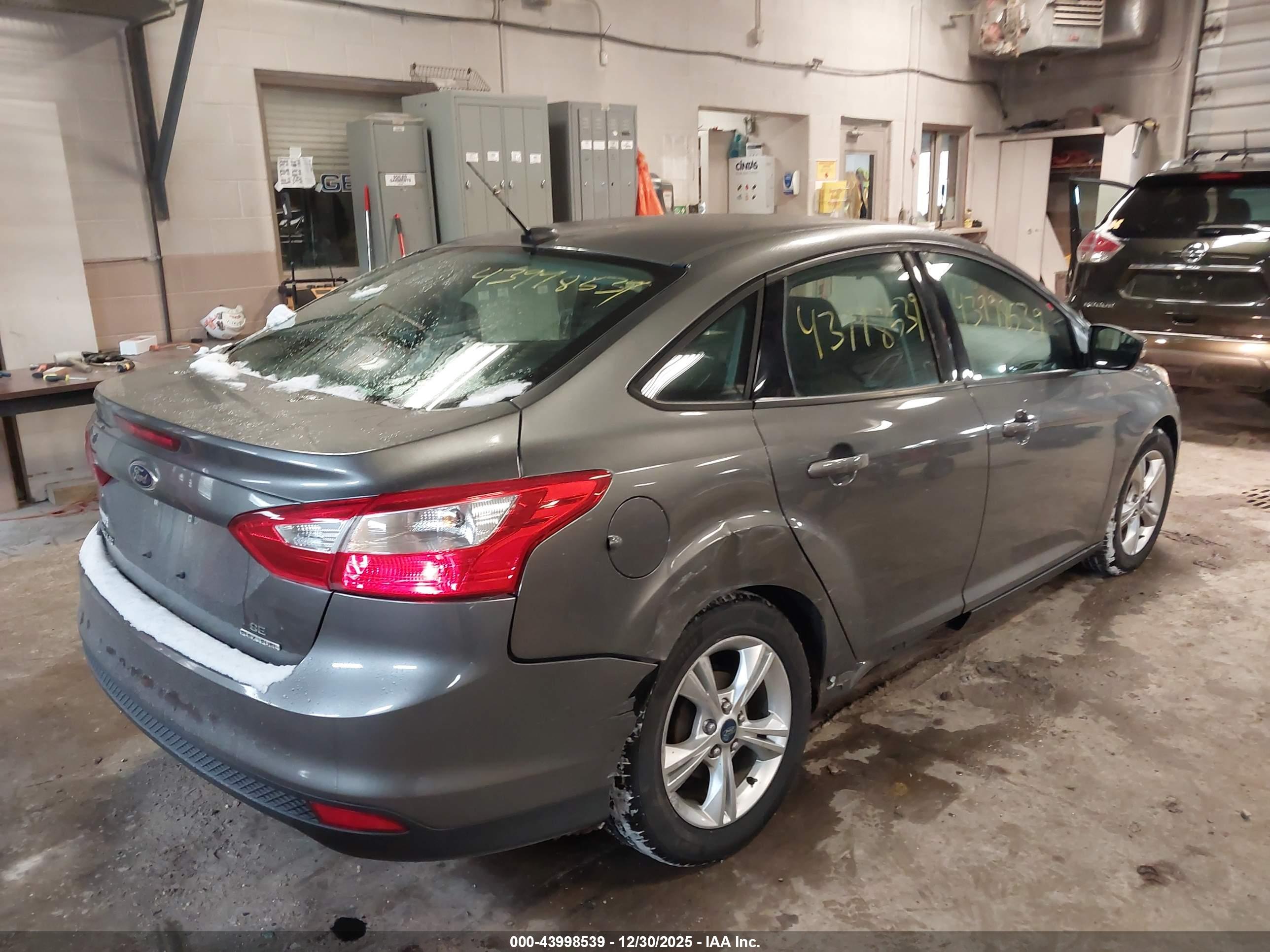 FORD FOCUS image 4