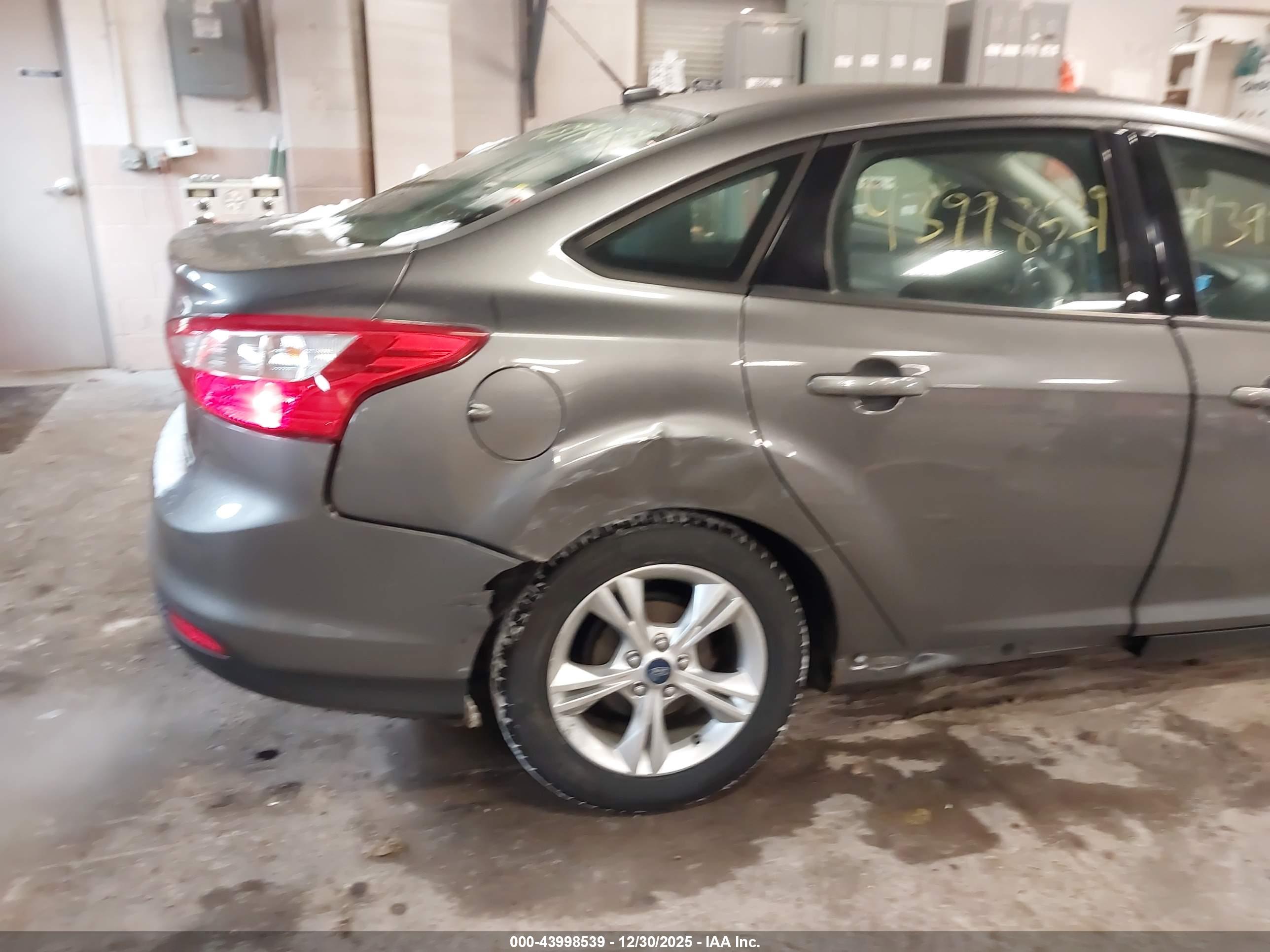 FORD FOCUS image 6
