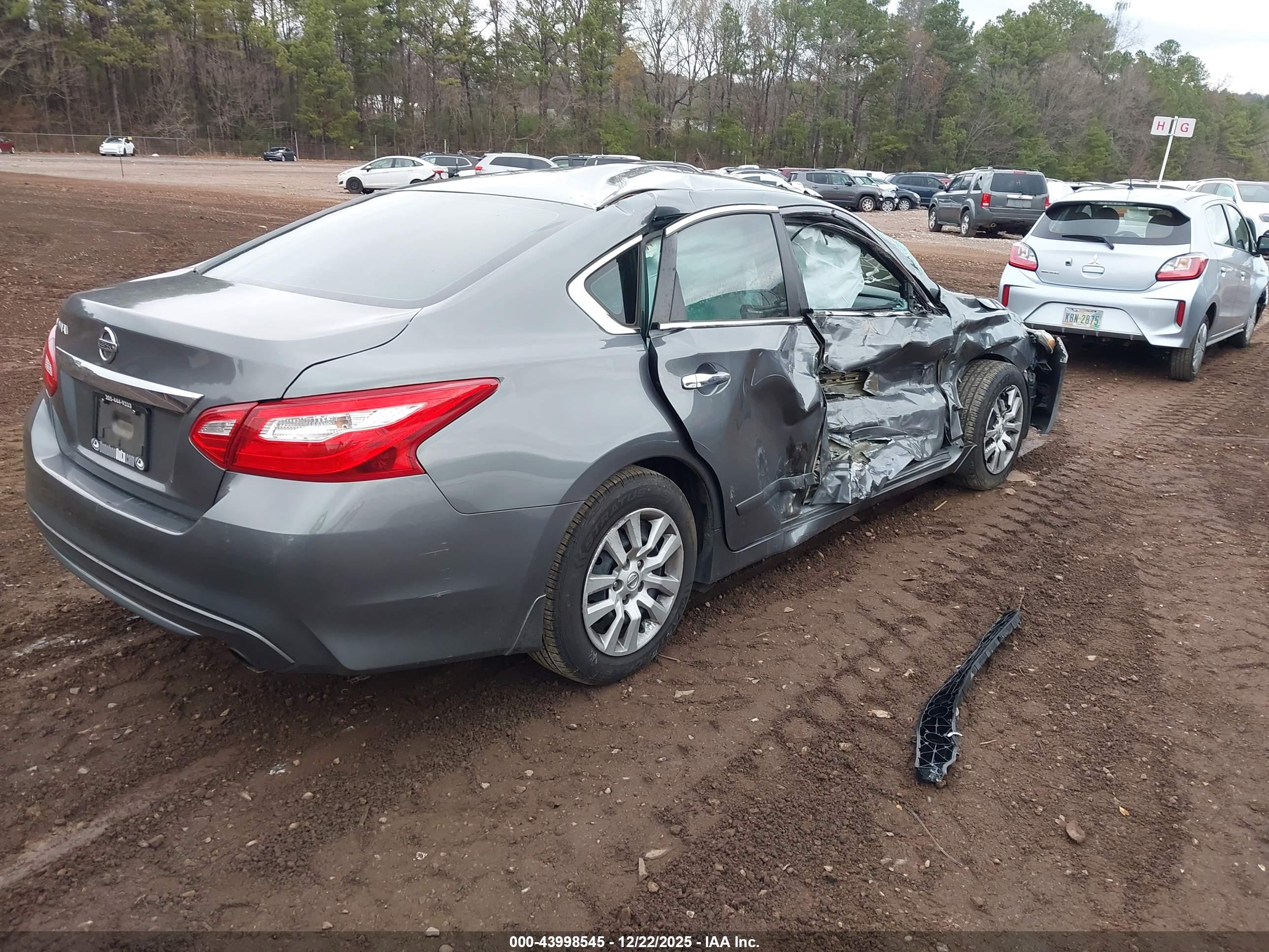 NISSAN ALTIMA image 4
