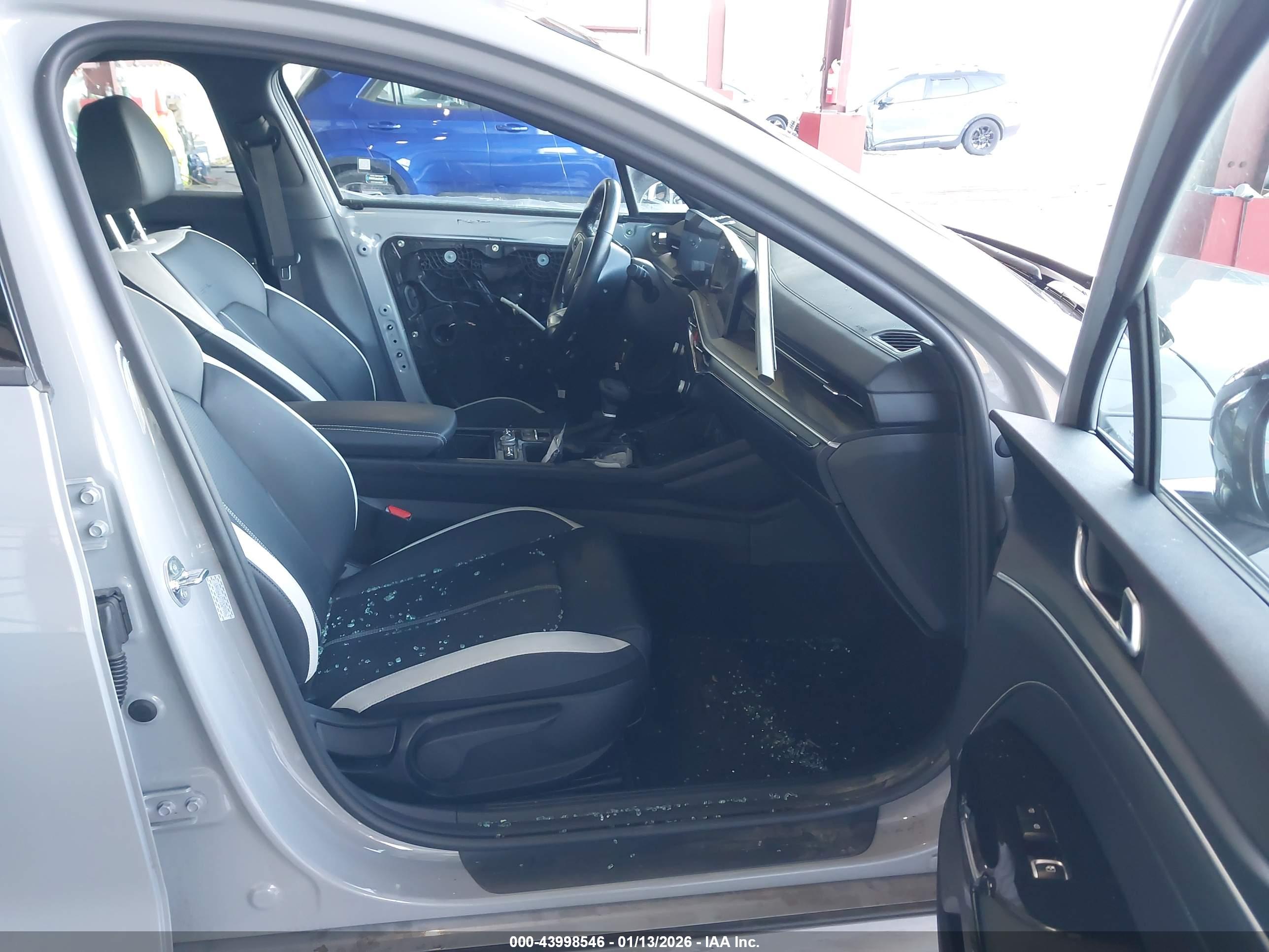 KIA K5 image 5