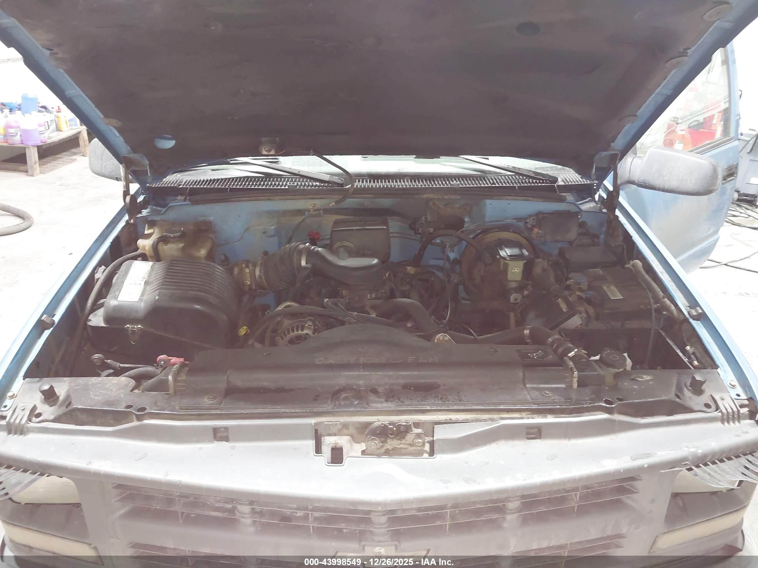CHEVROLET GMT-400 image 10