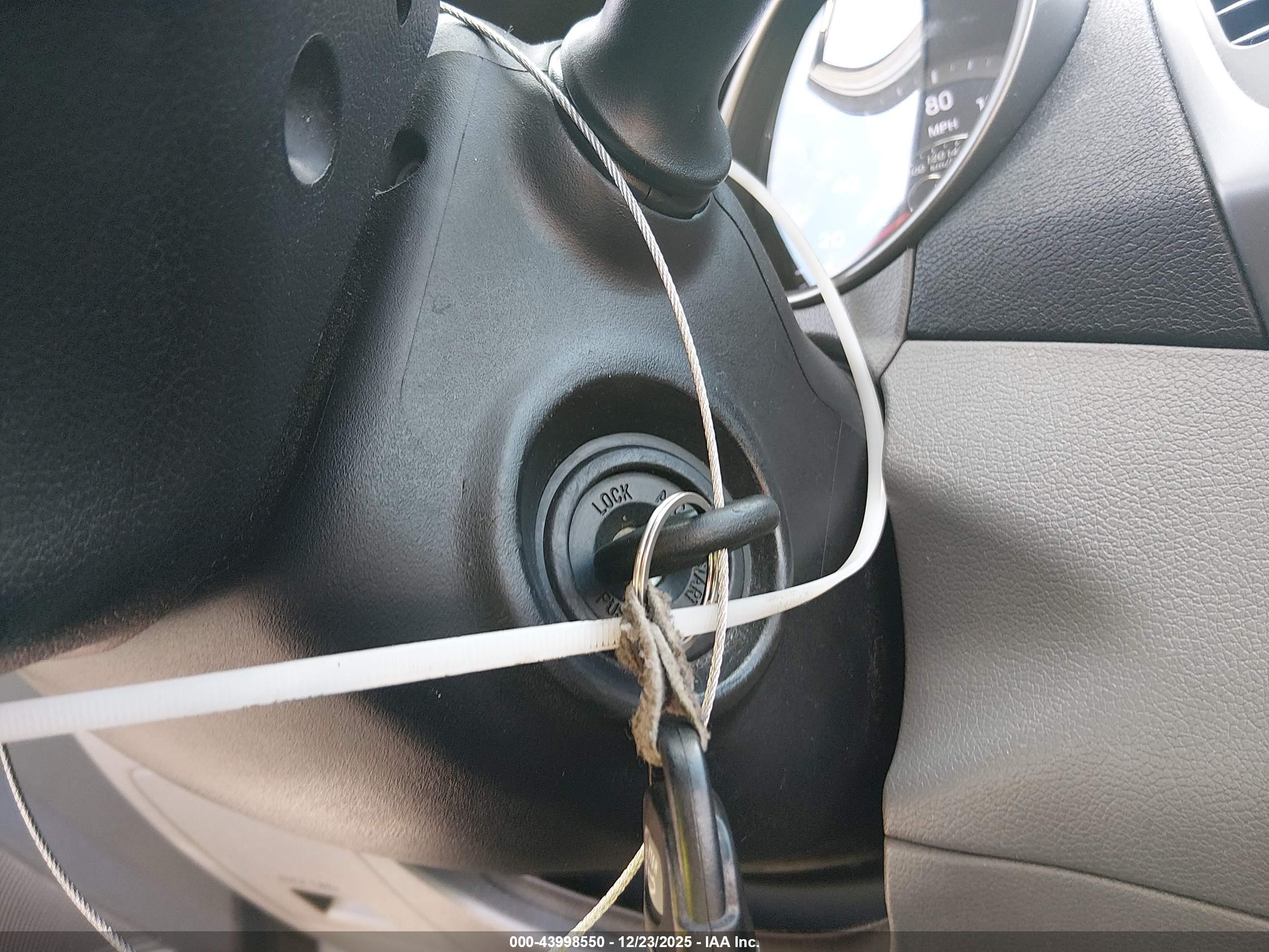 HYUNDAI ELANTRA image 11