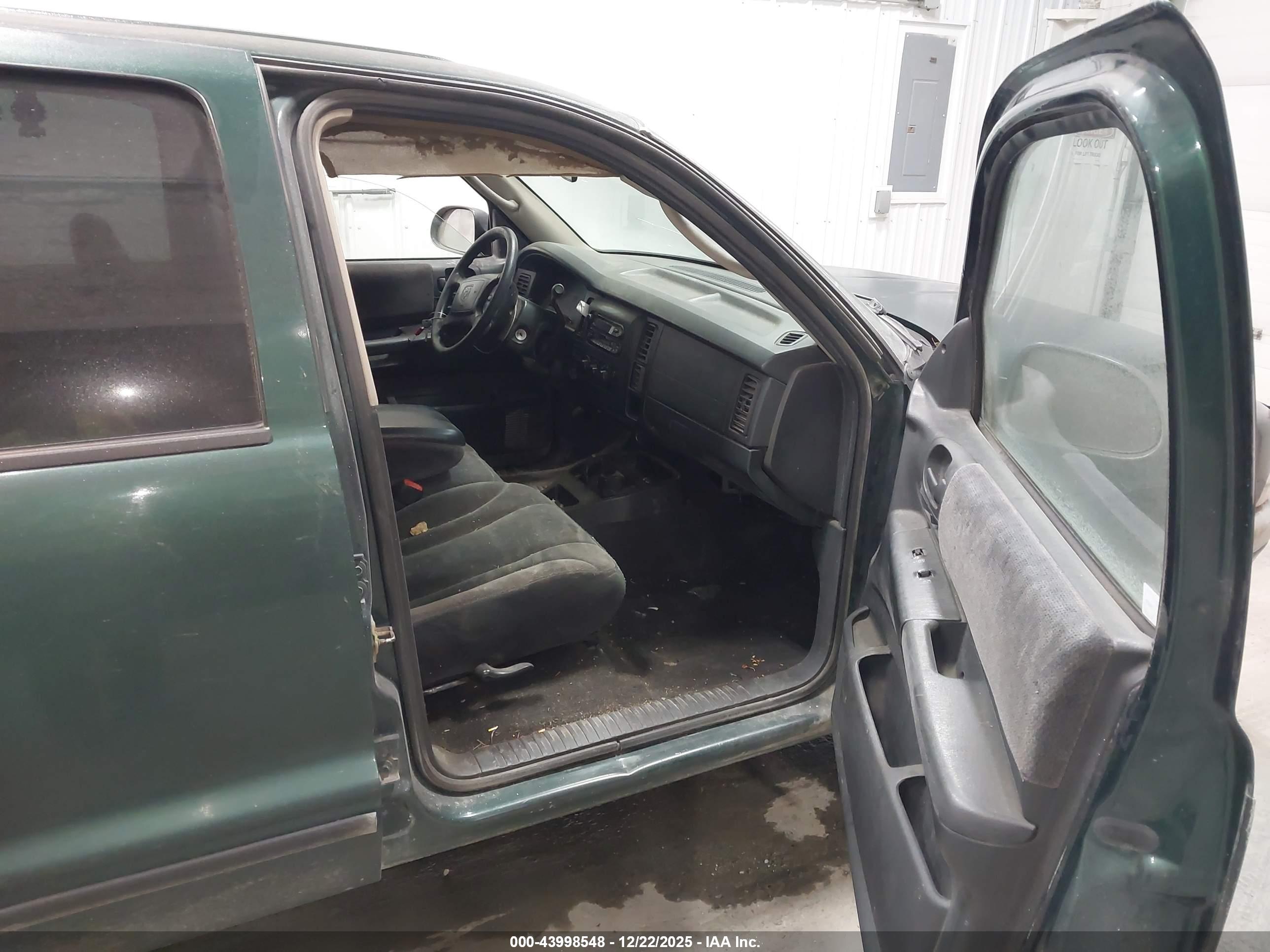 DODGE DAKOTA image 5