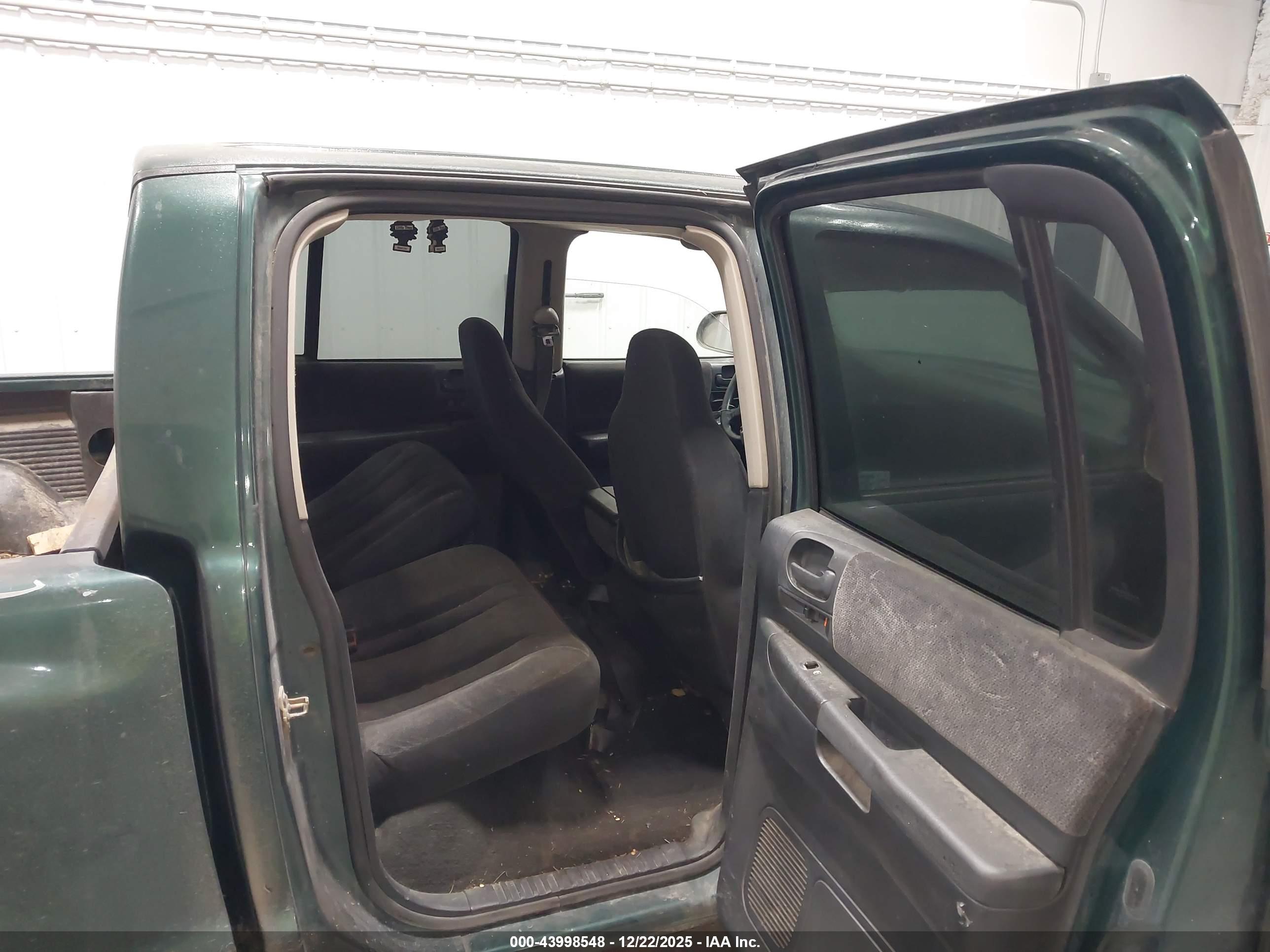 DODGE DAKOTA image 8