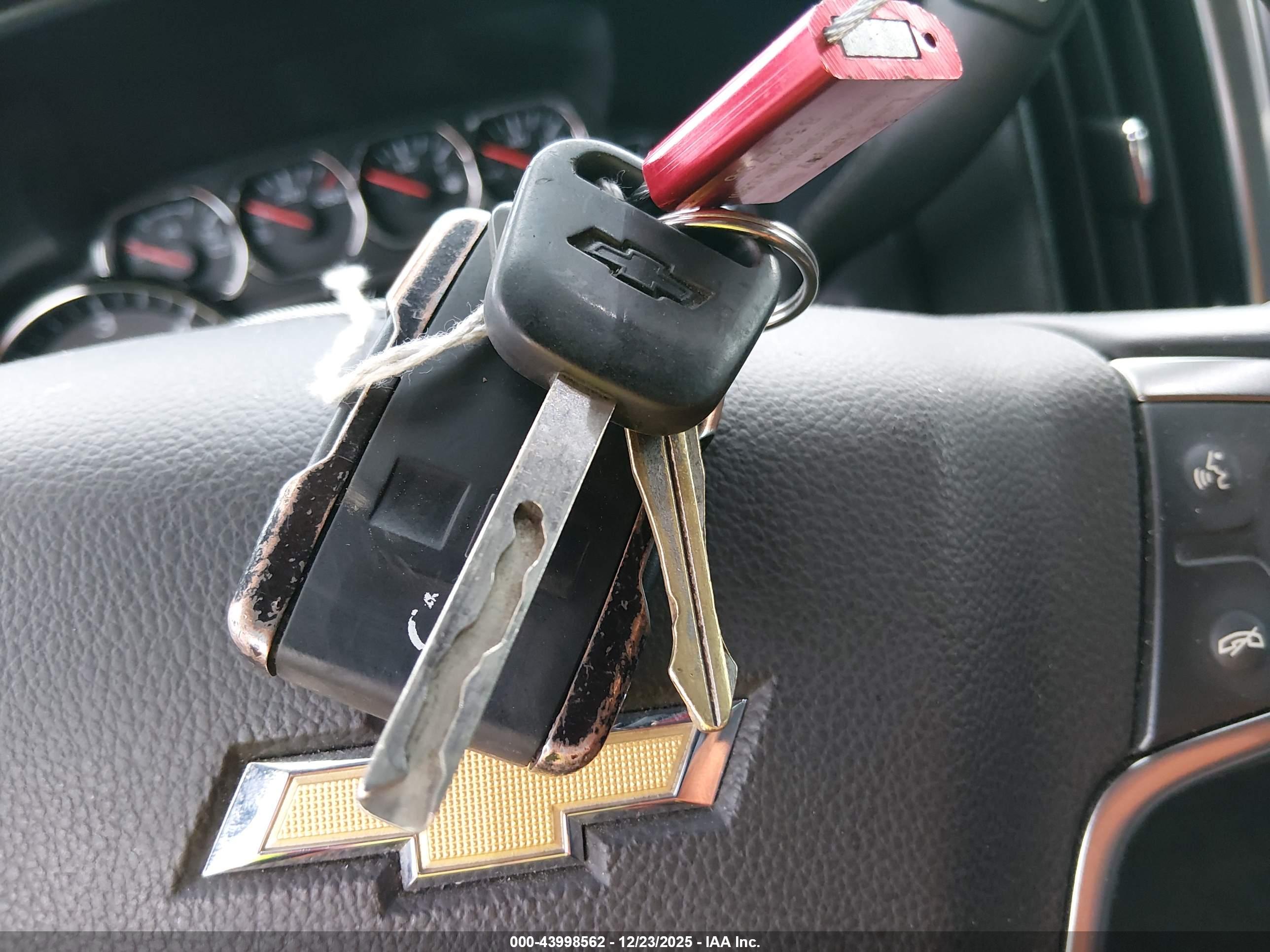 CHEVROLET SILVERADO image 11