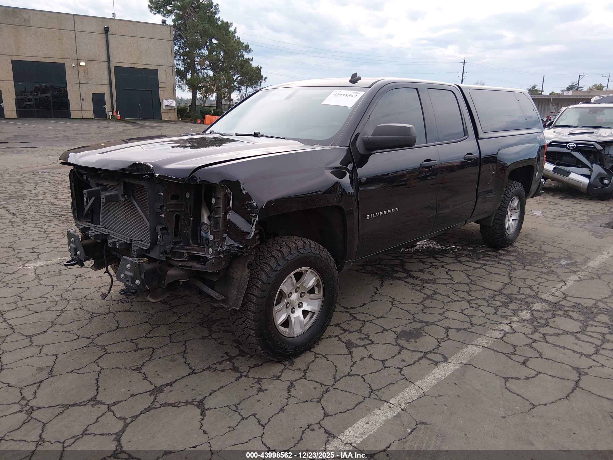CHEVROLET SILVERADO image 2